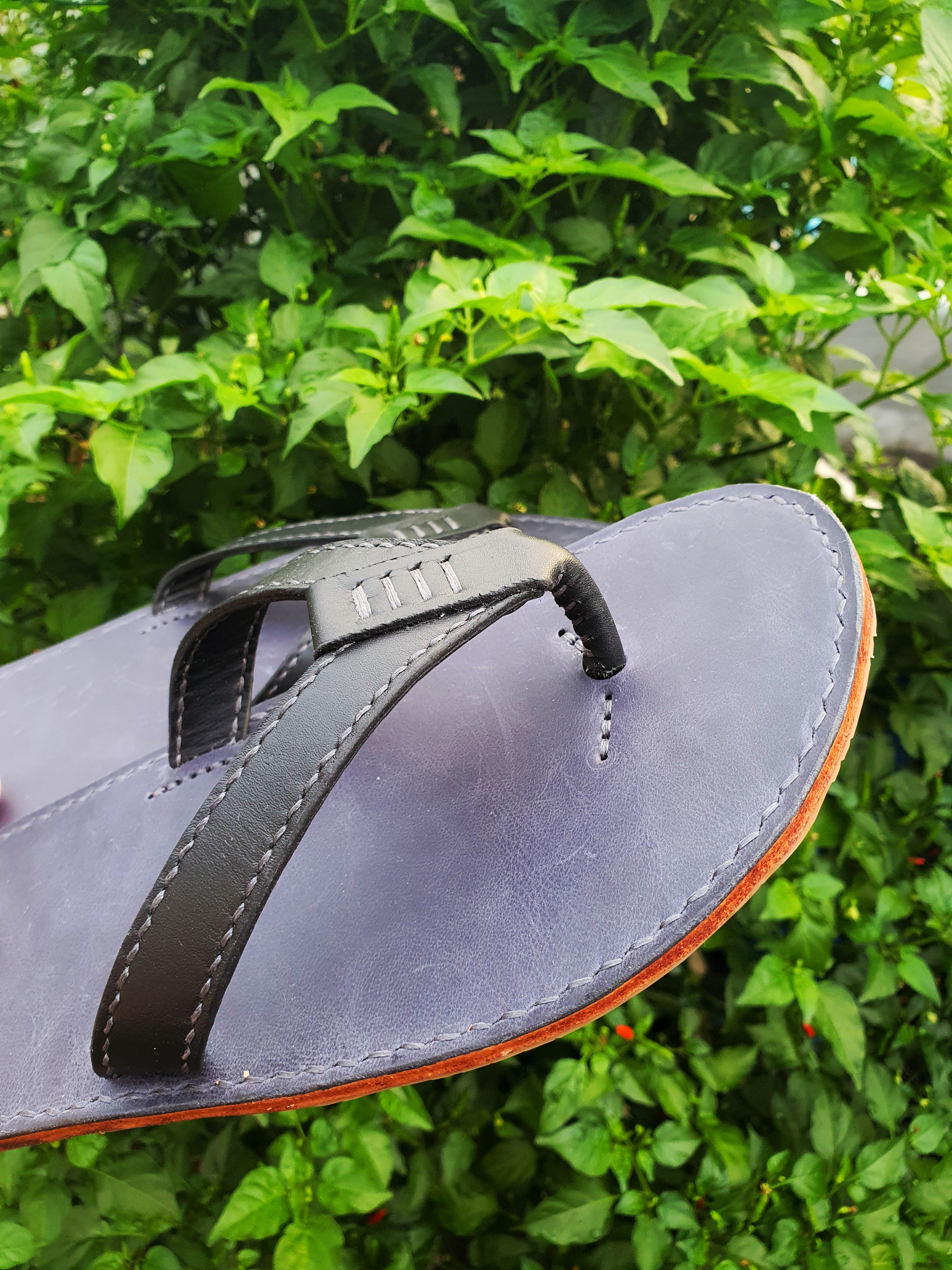 The Snow - A pair of handcrafted leather slippers