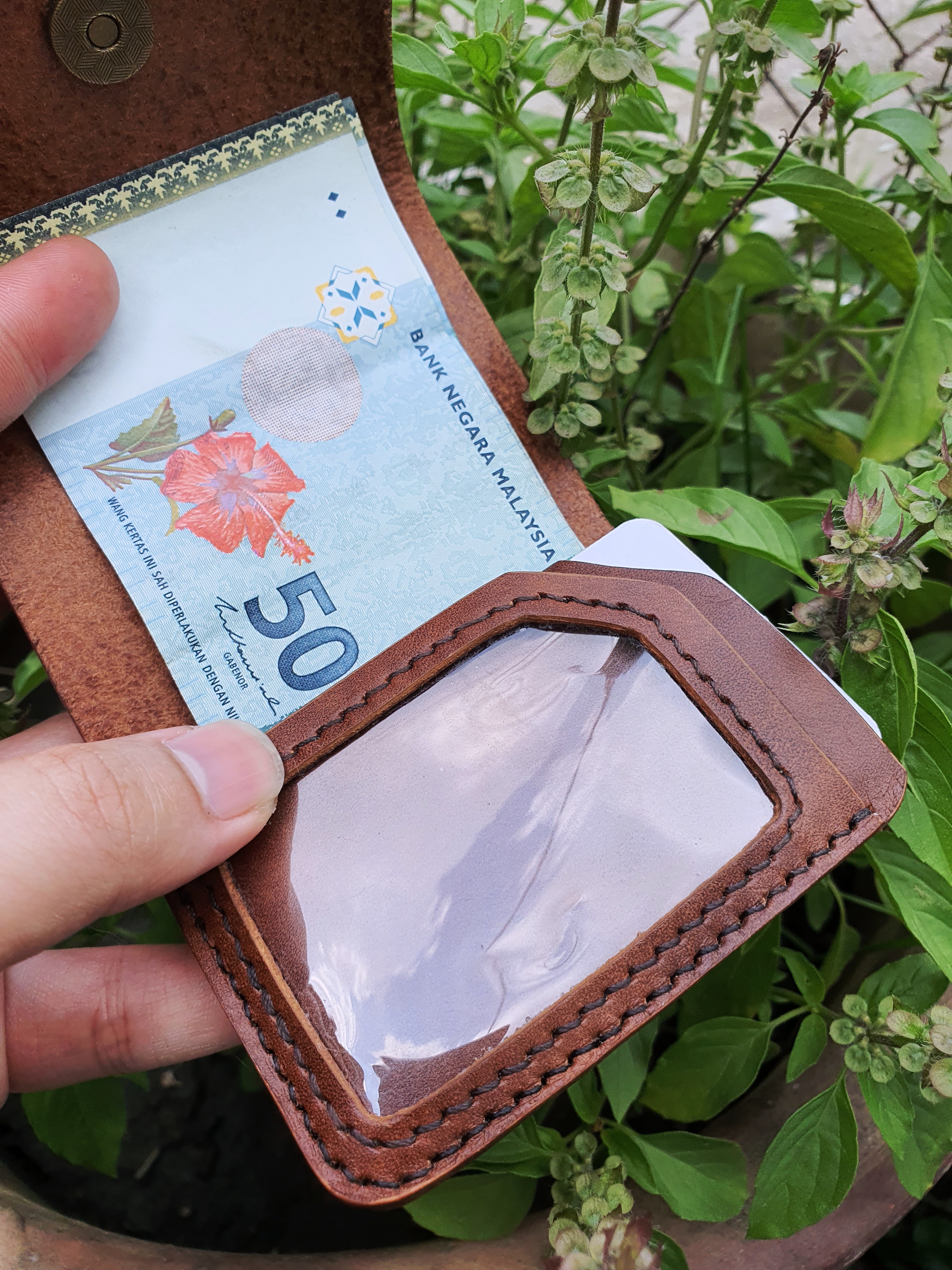 The Aurora - A cash wrap card wallet