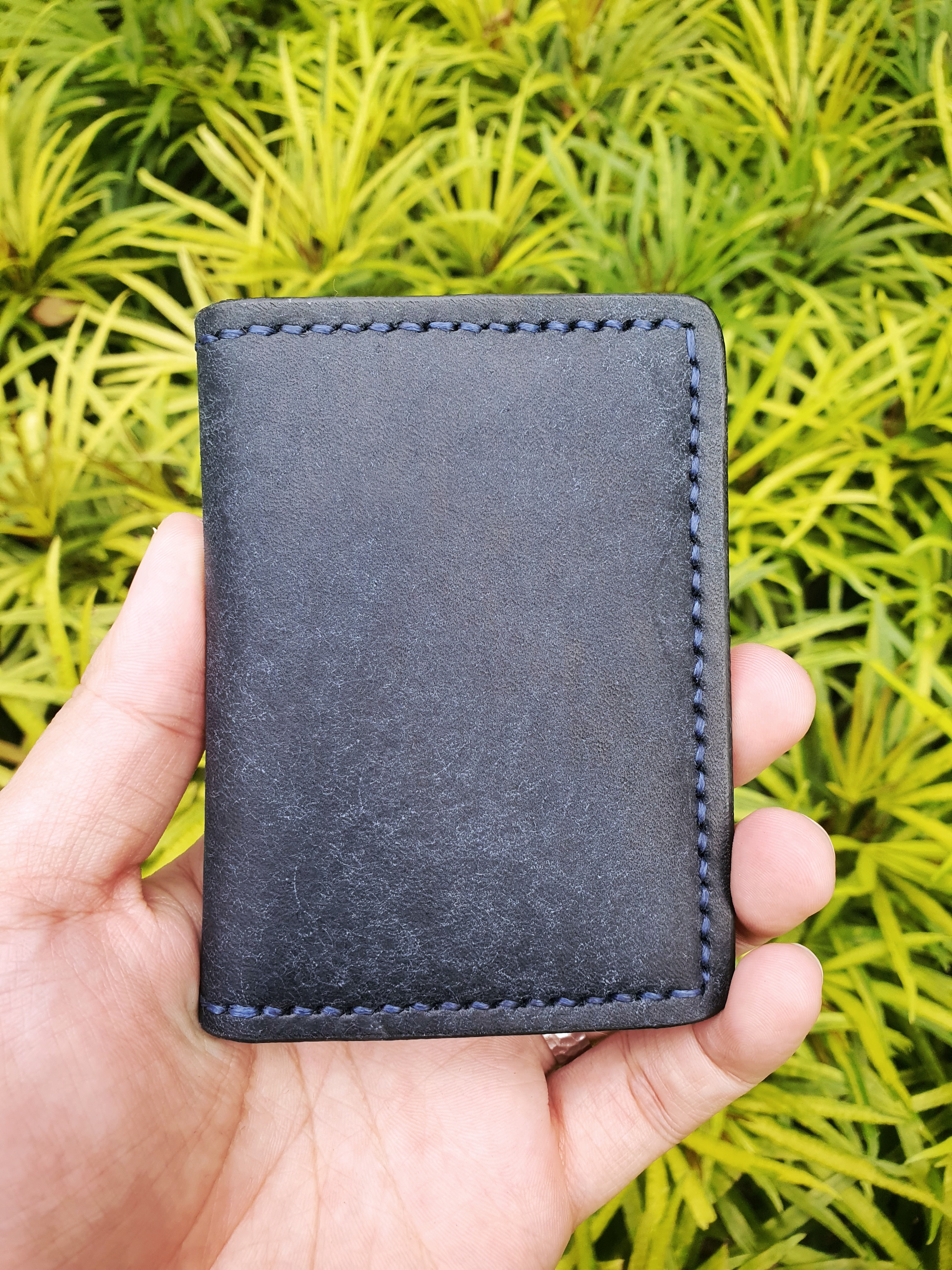 The Iris - A compact card and cash bifold wallet