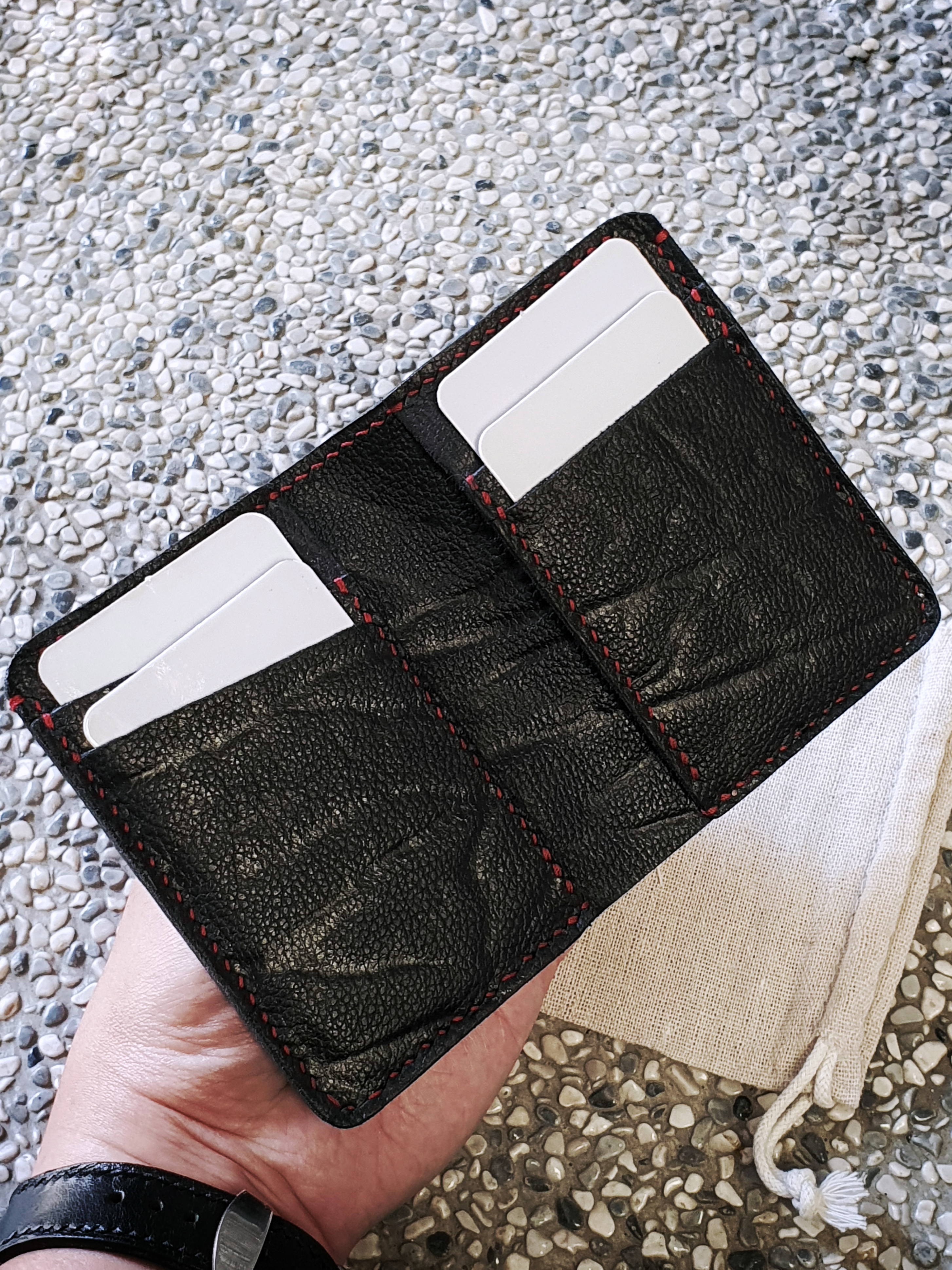 The Coral - A 6 card slot bifold with cash carry