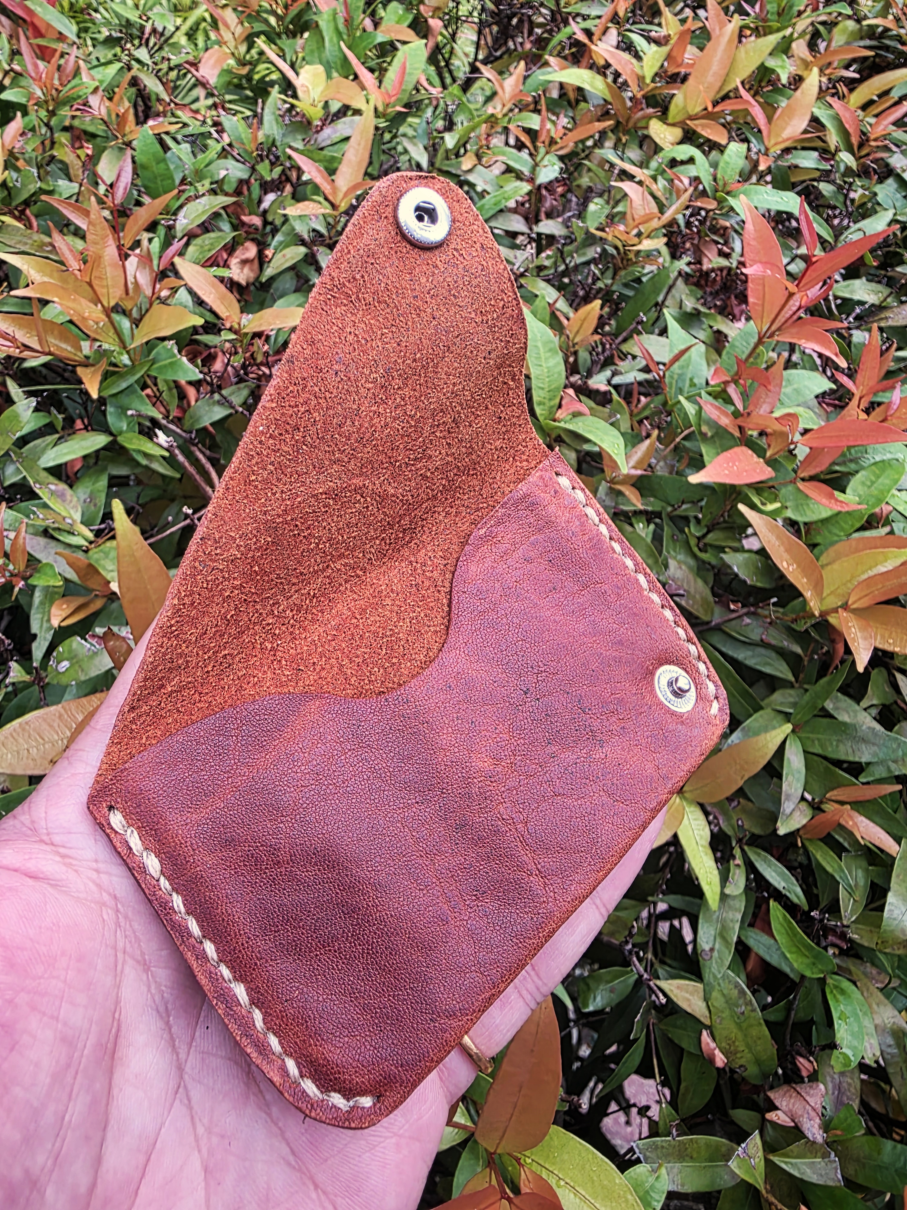 The Namiba: a leather card holder in horse tan
