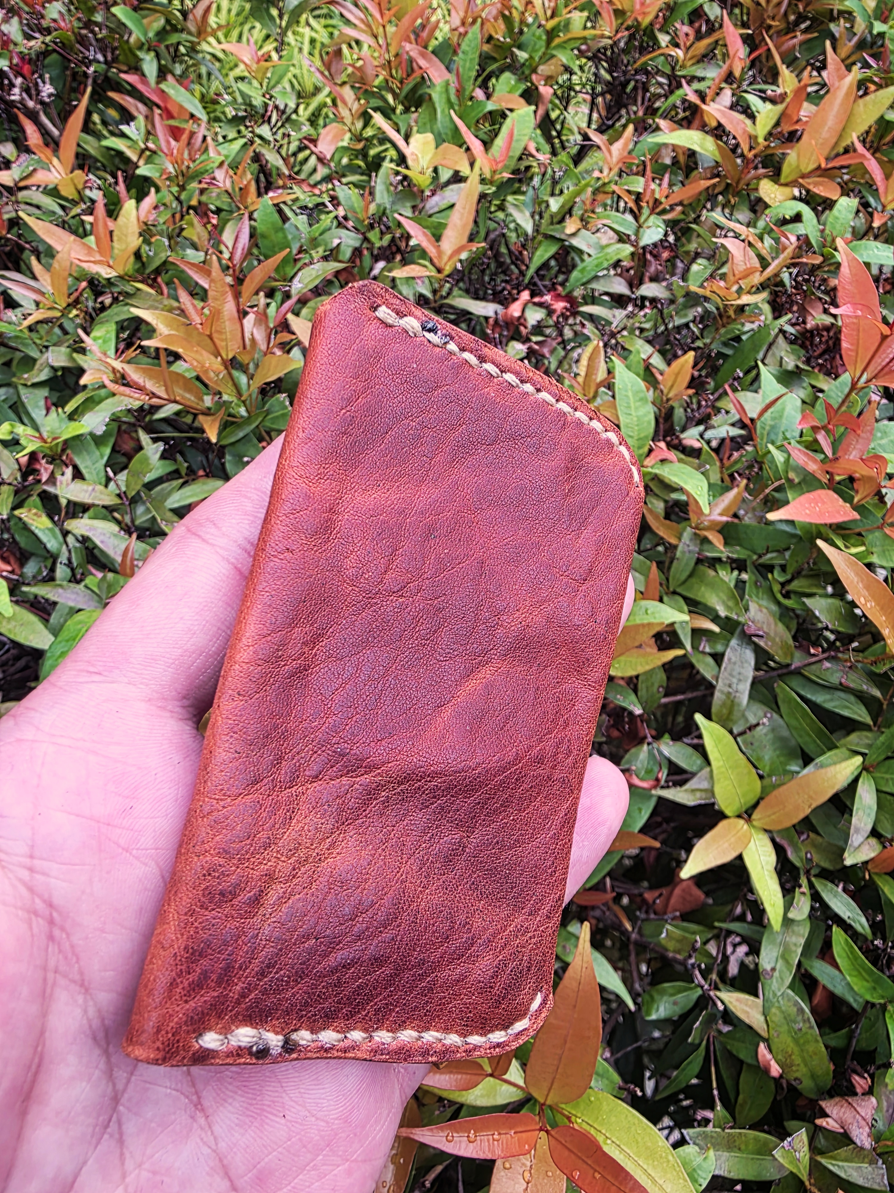 The Namiba: a leather card holder in horse tan