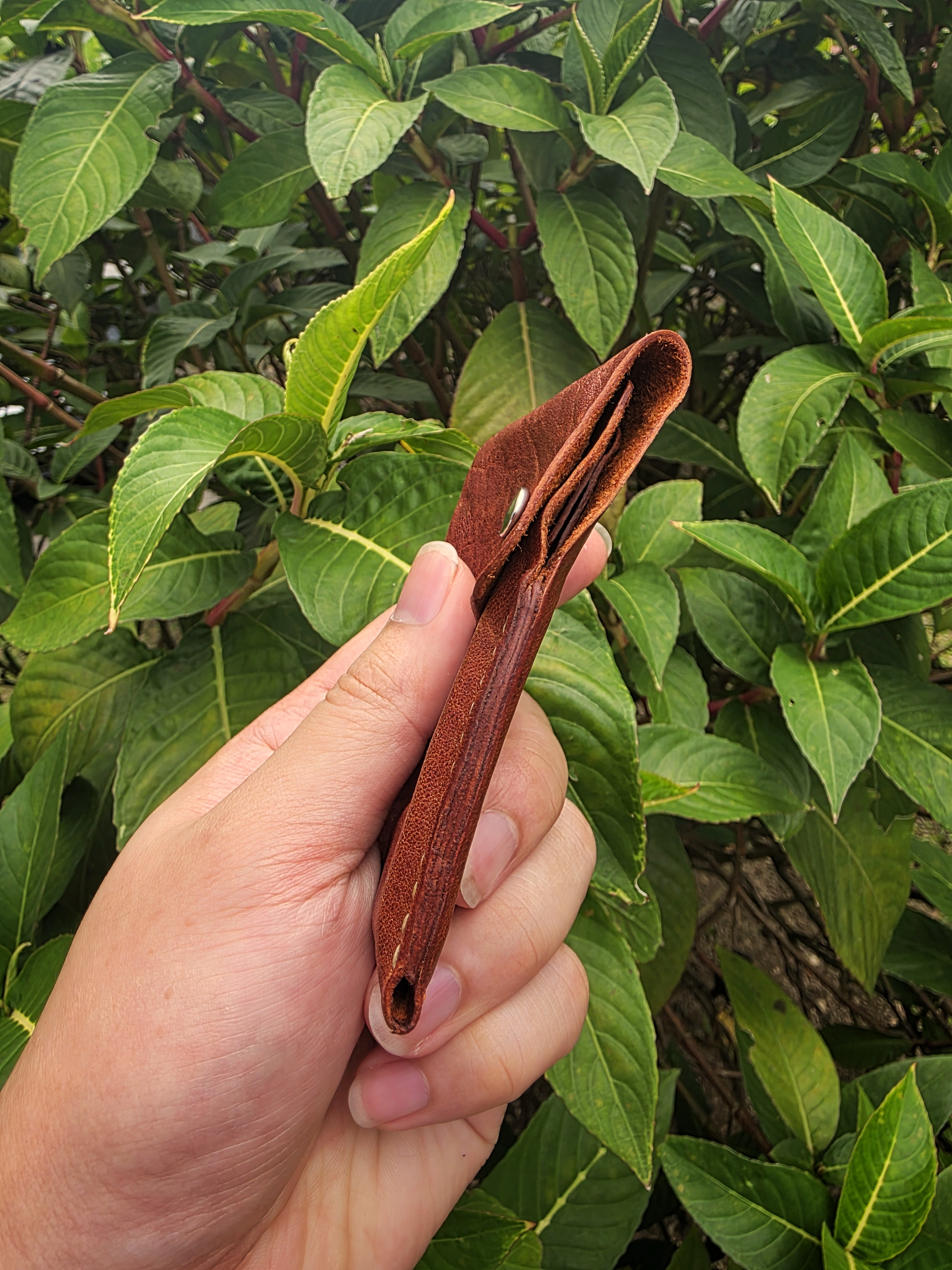 The Oahu Card Version made with premium horse leather