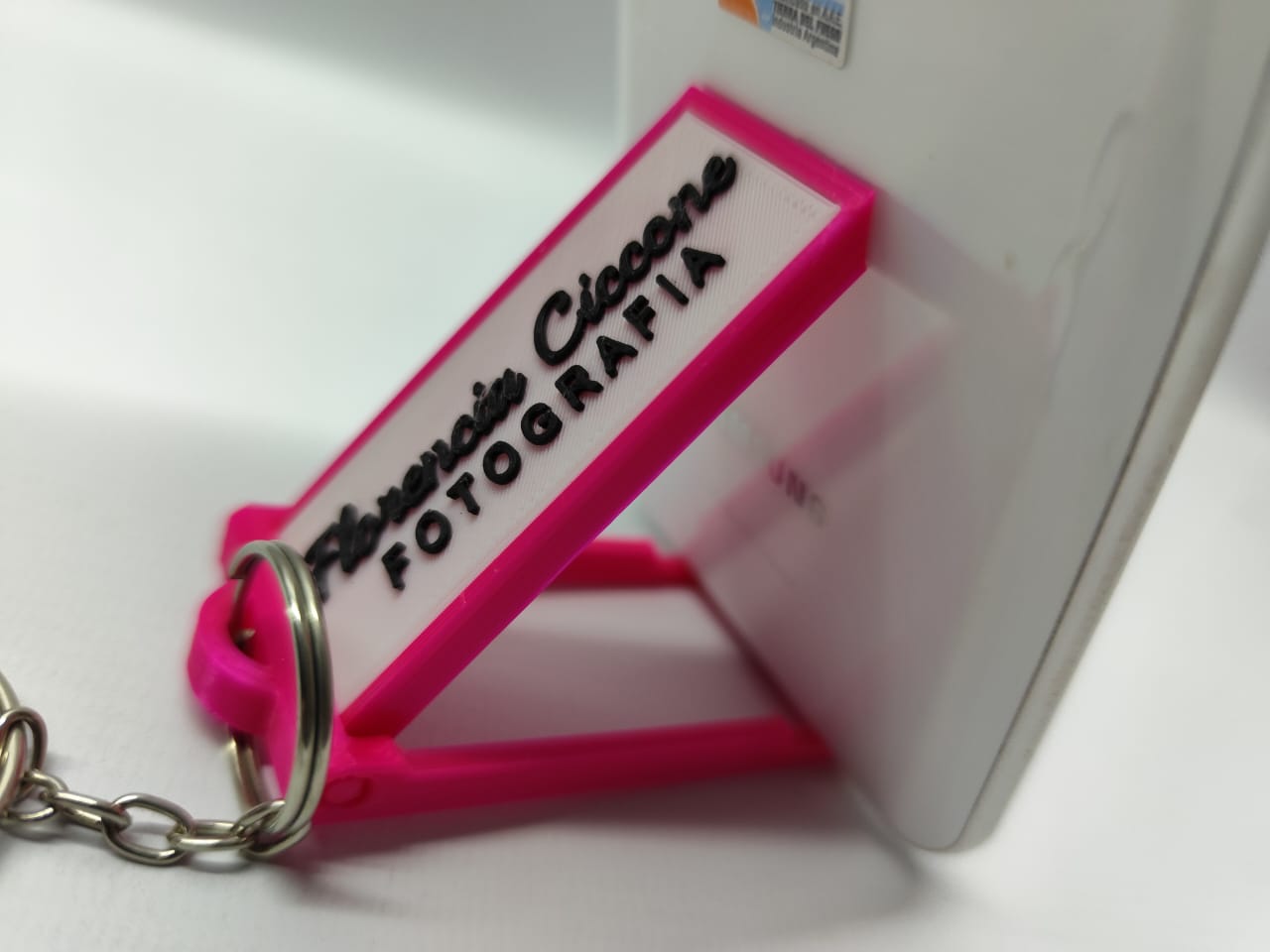 Llavero Porta Celular Personalizado