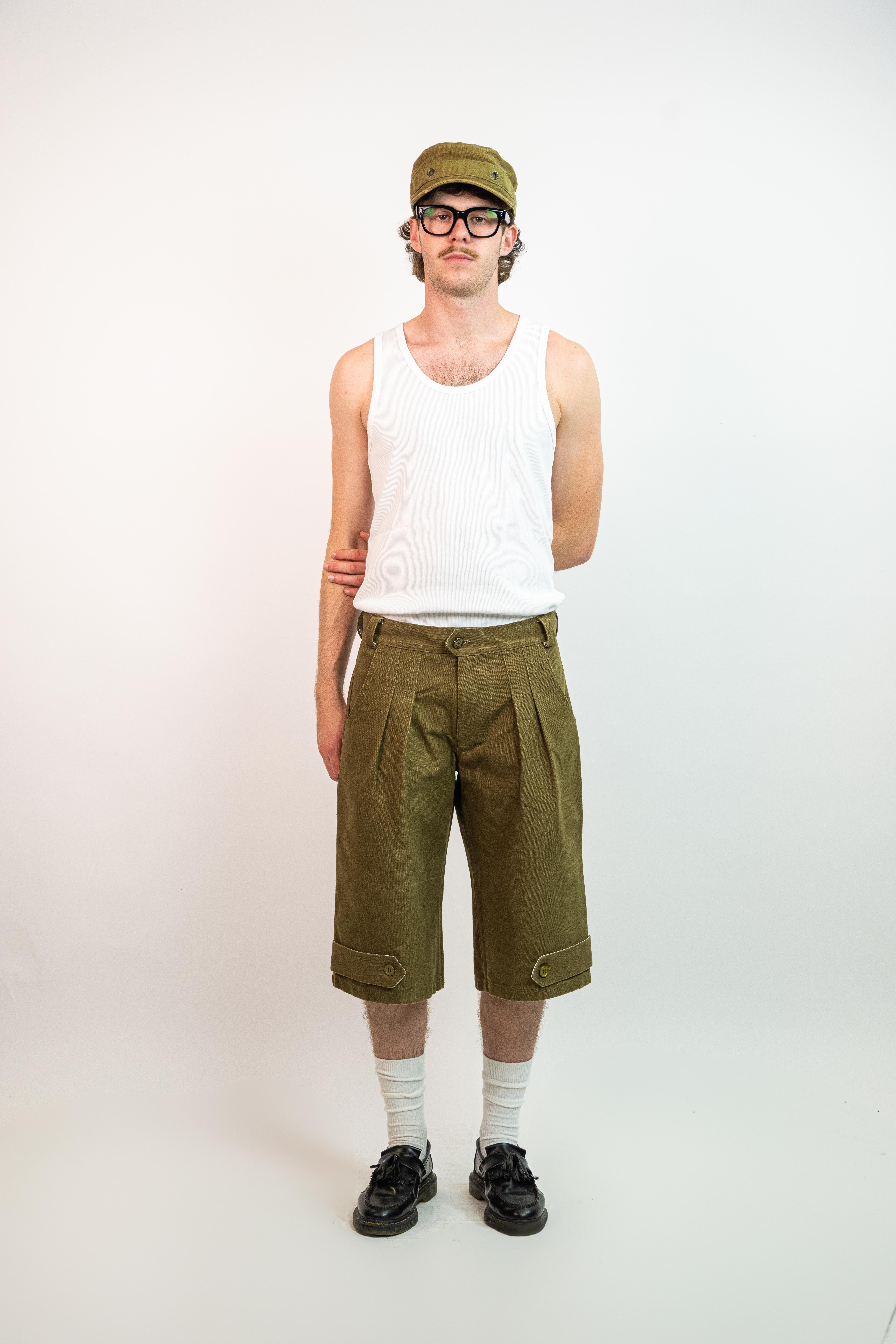 Short 01 EQUIPMENTS