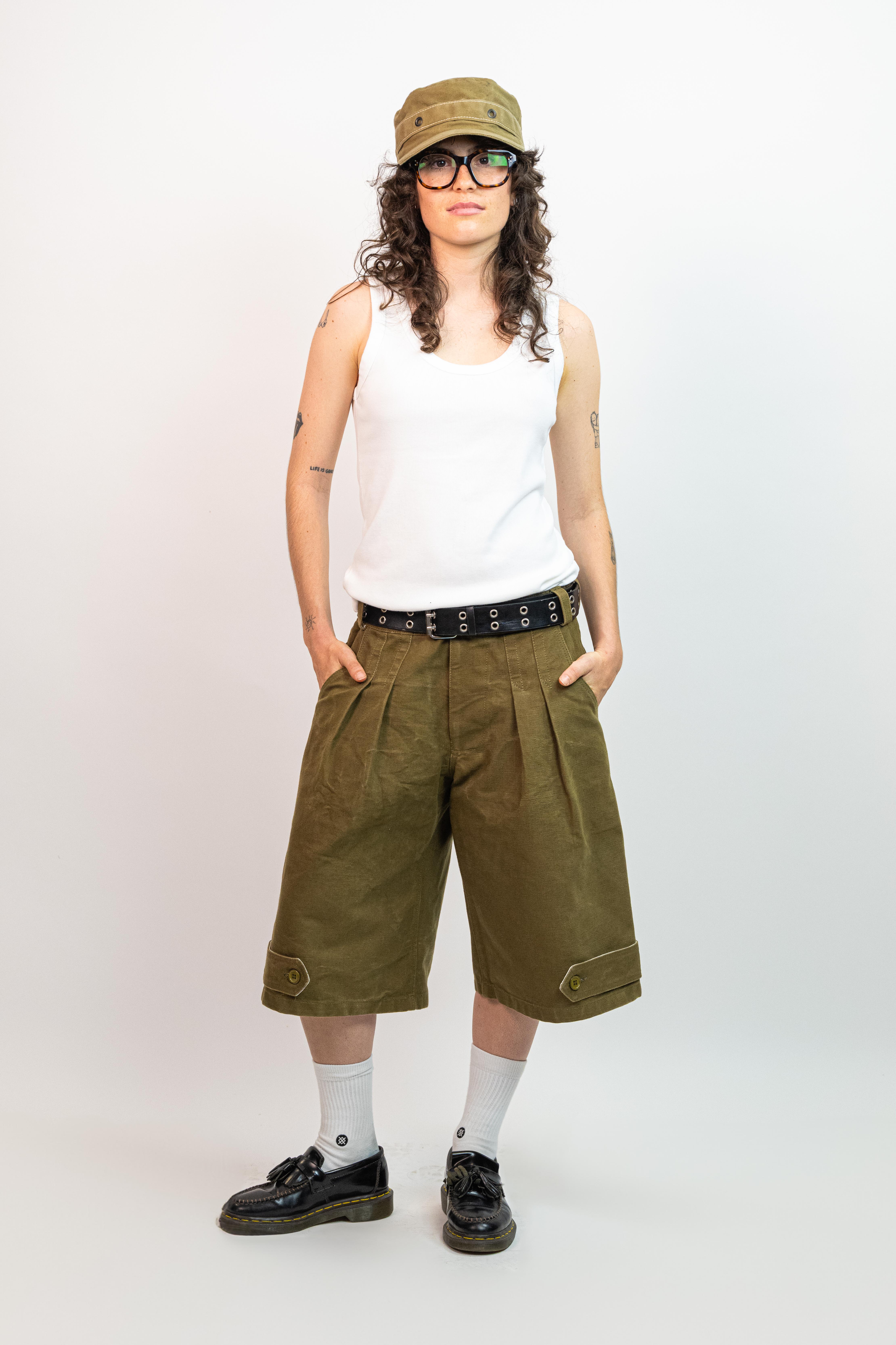 Short 01 EQUIPMENTS