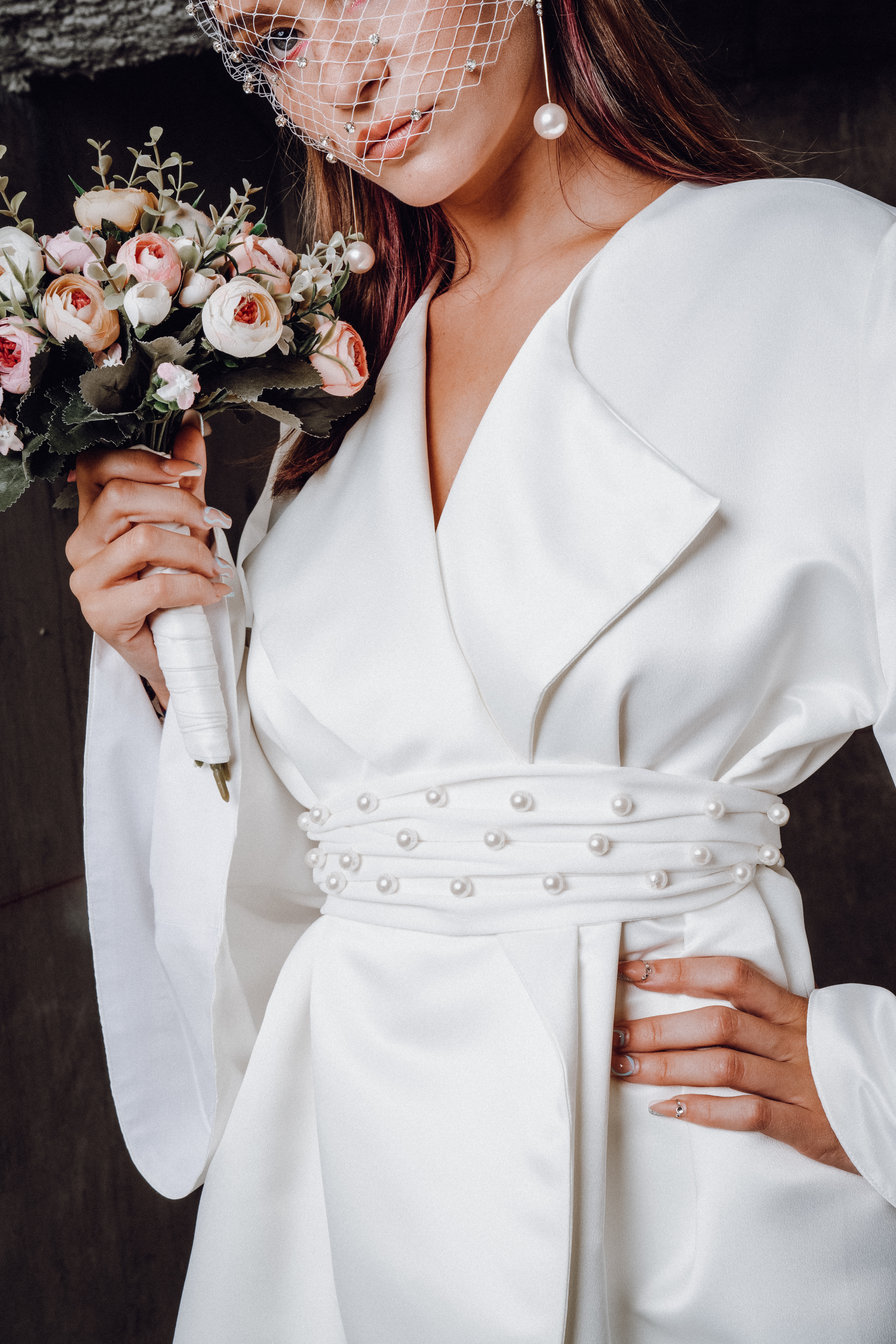 Ceinture en crêpe élastique brodé de perles nacré Léona