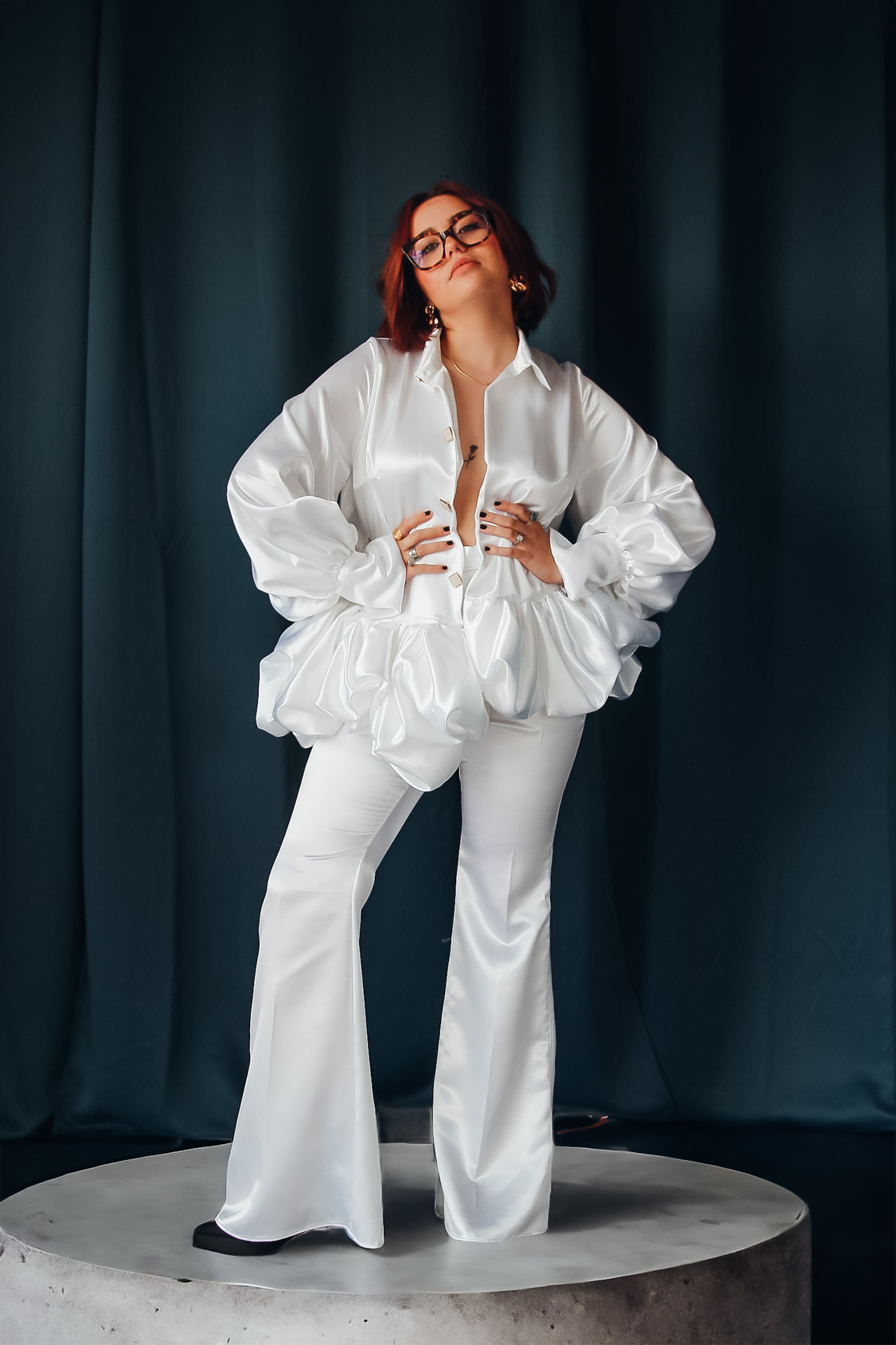 Pantalon évasé en satin Morgan
