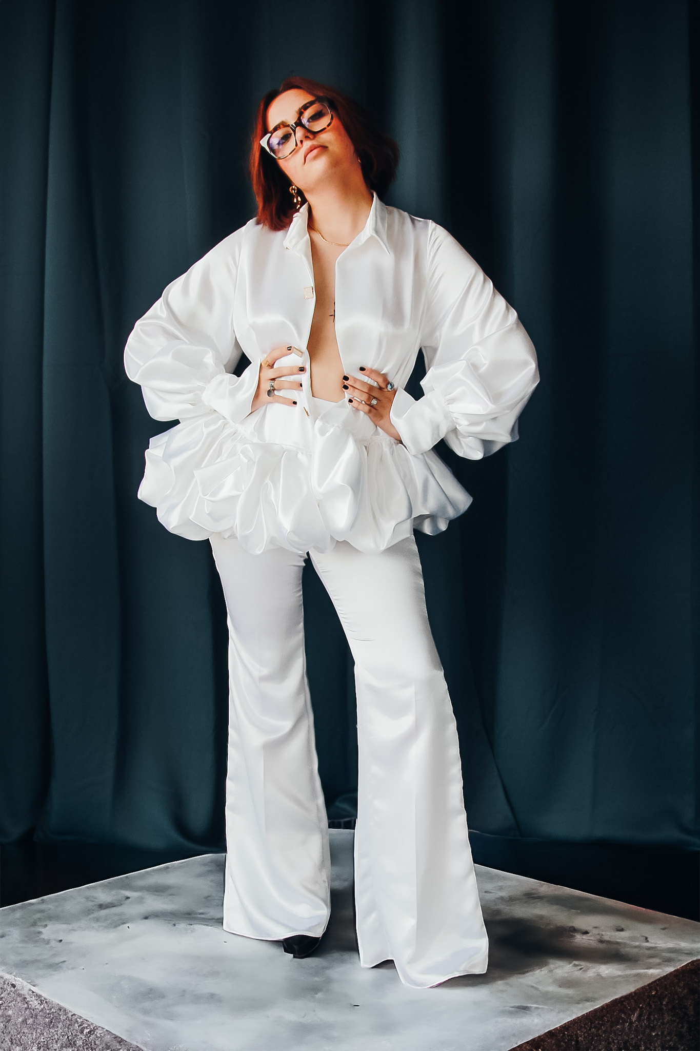 Pantalon évasé en satin Morgan