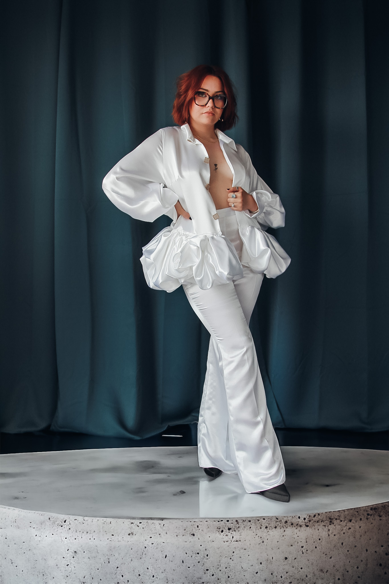 Pantalon évasé en satin Morgan