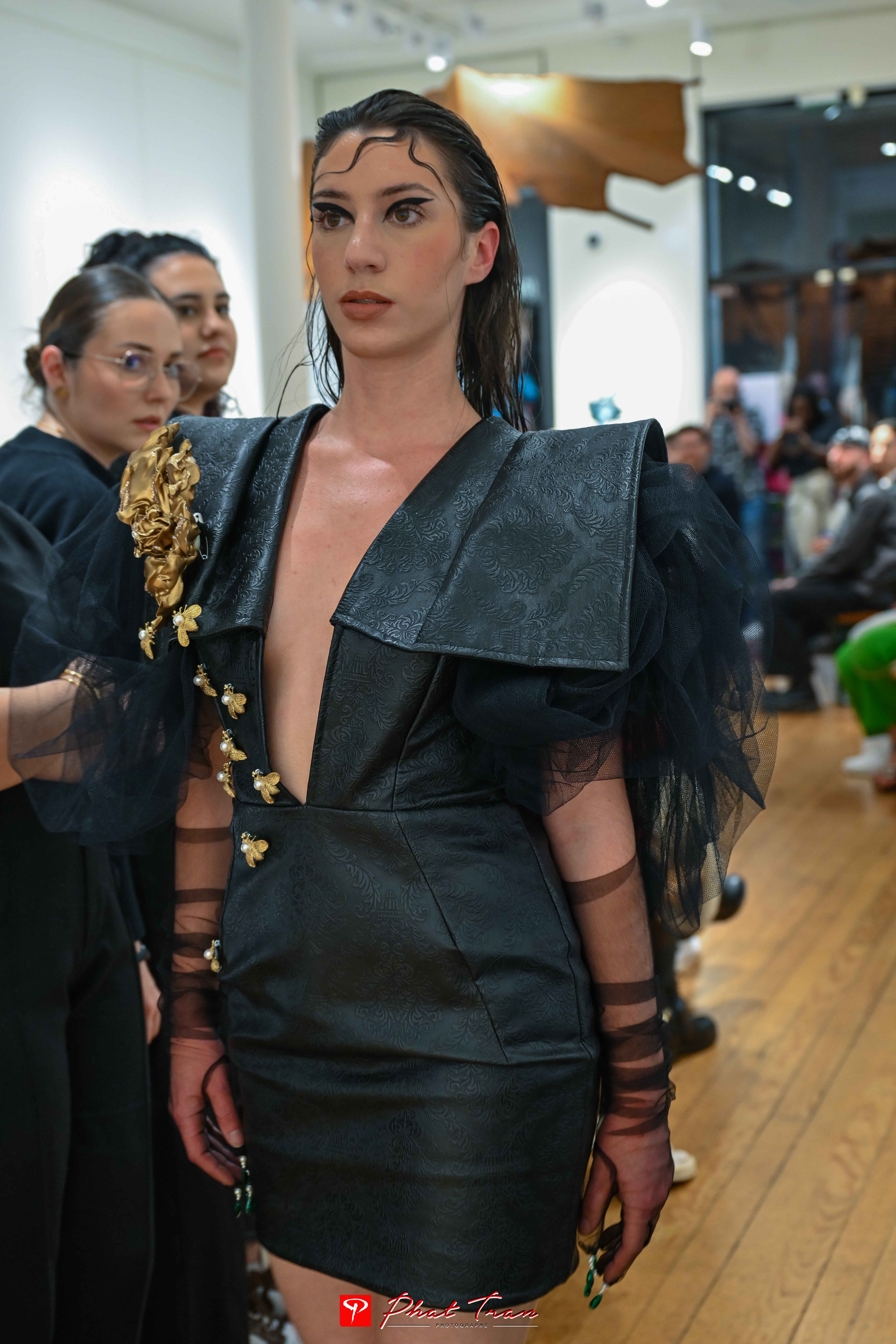 Robe de cérémonie en simili cuir Himiko
