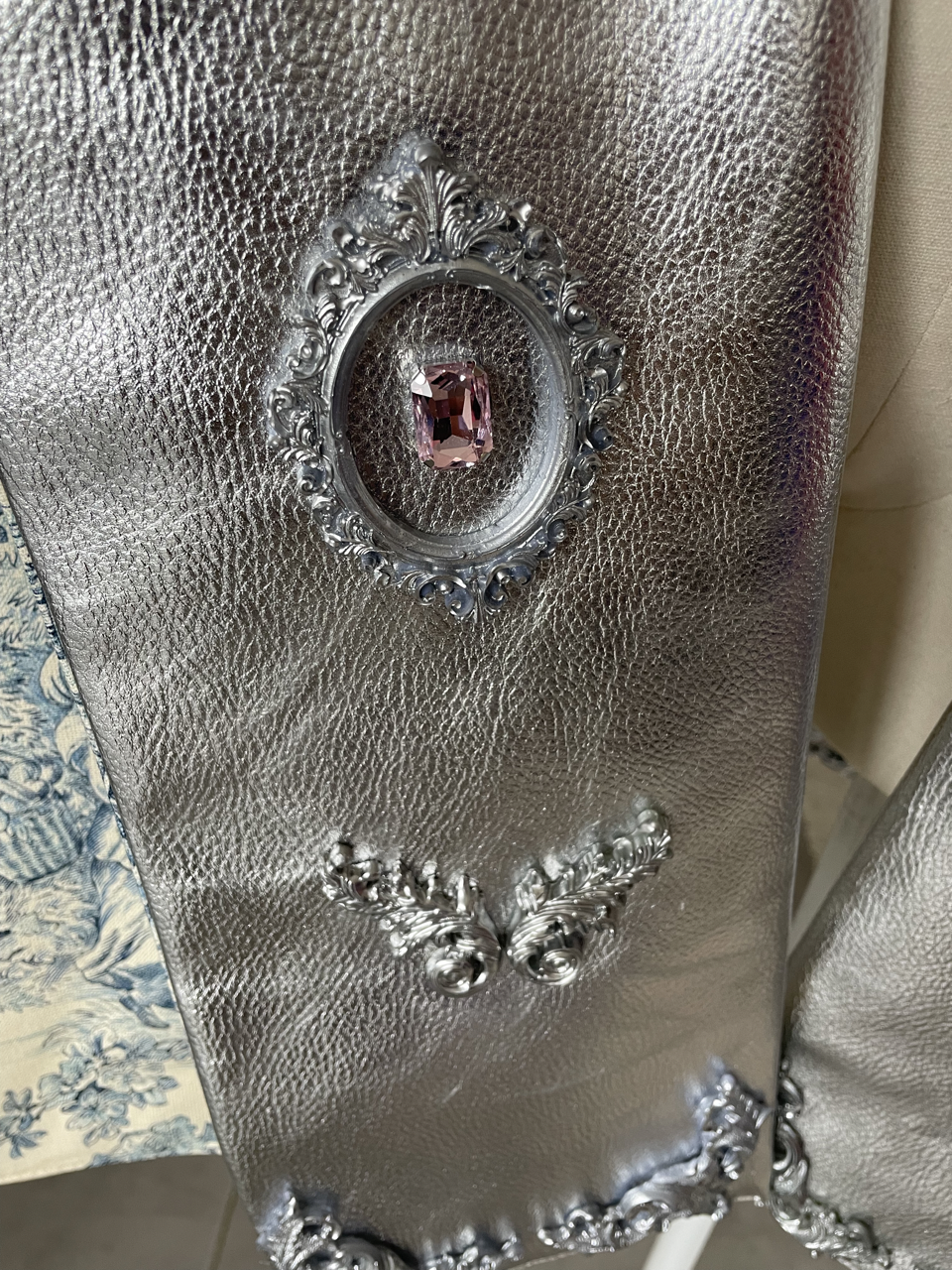 Ceinture corset “Versailles Galactique” – Argent & Toile de Jouy