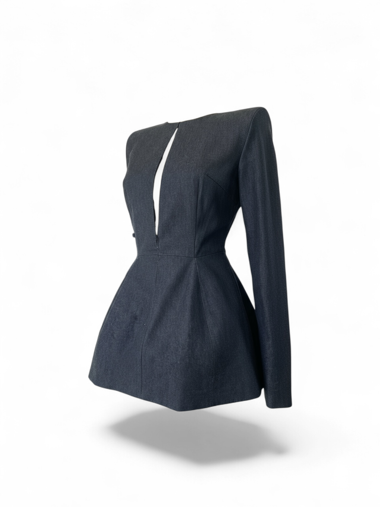 THE MODERN WARRIOR DRESS – Robe asymétrique en jean couture