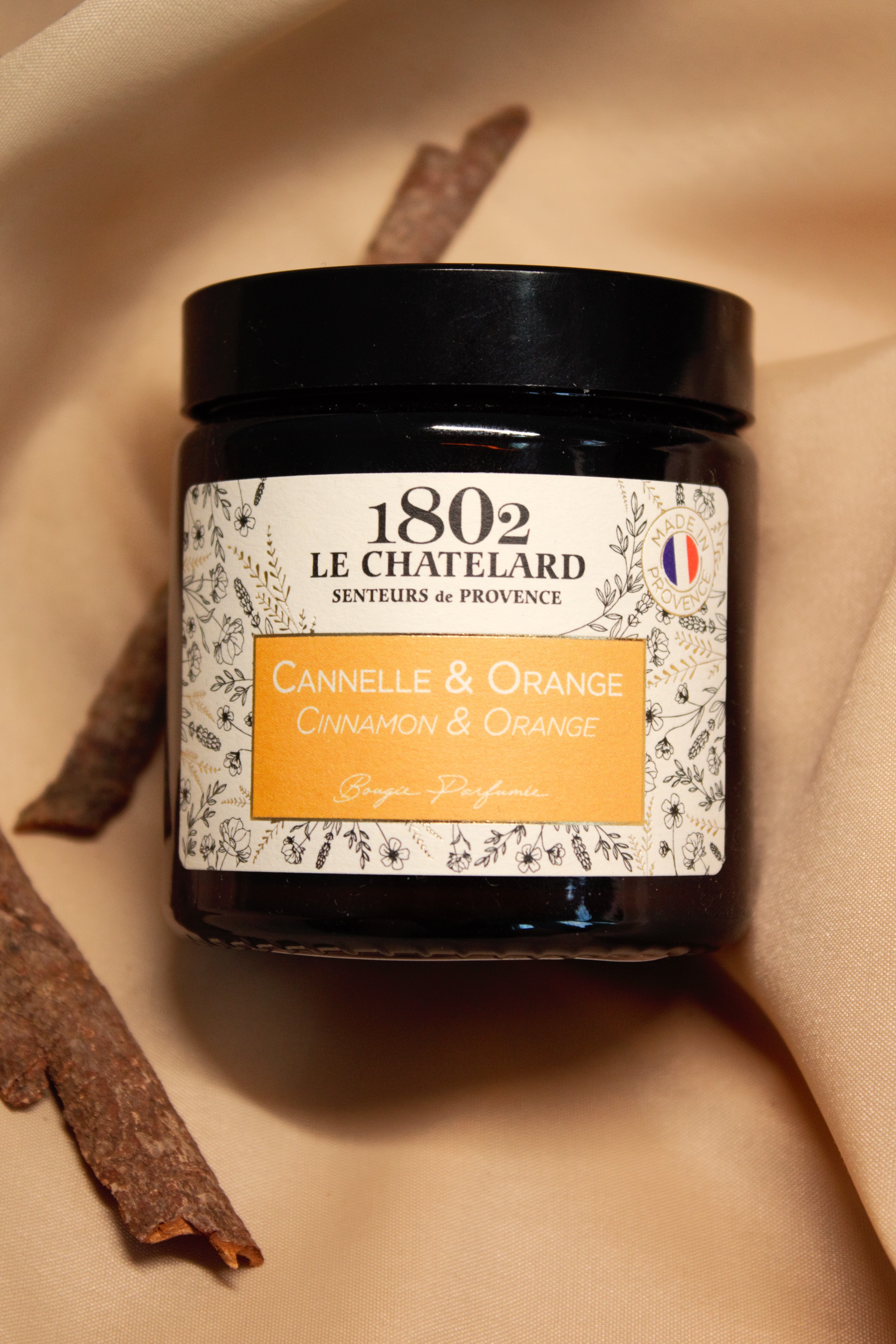 Bougie parfumée à l'orange et à la cannelle
