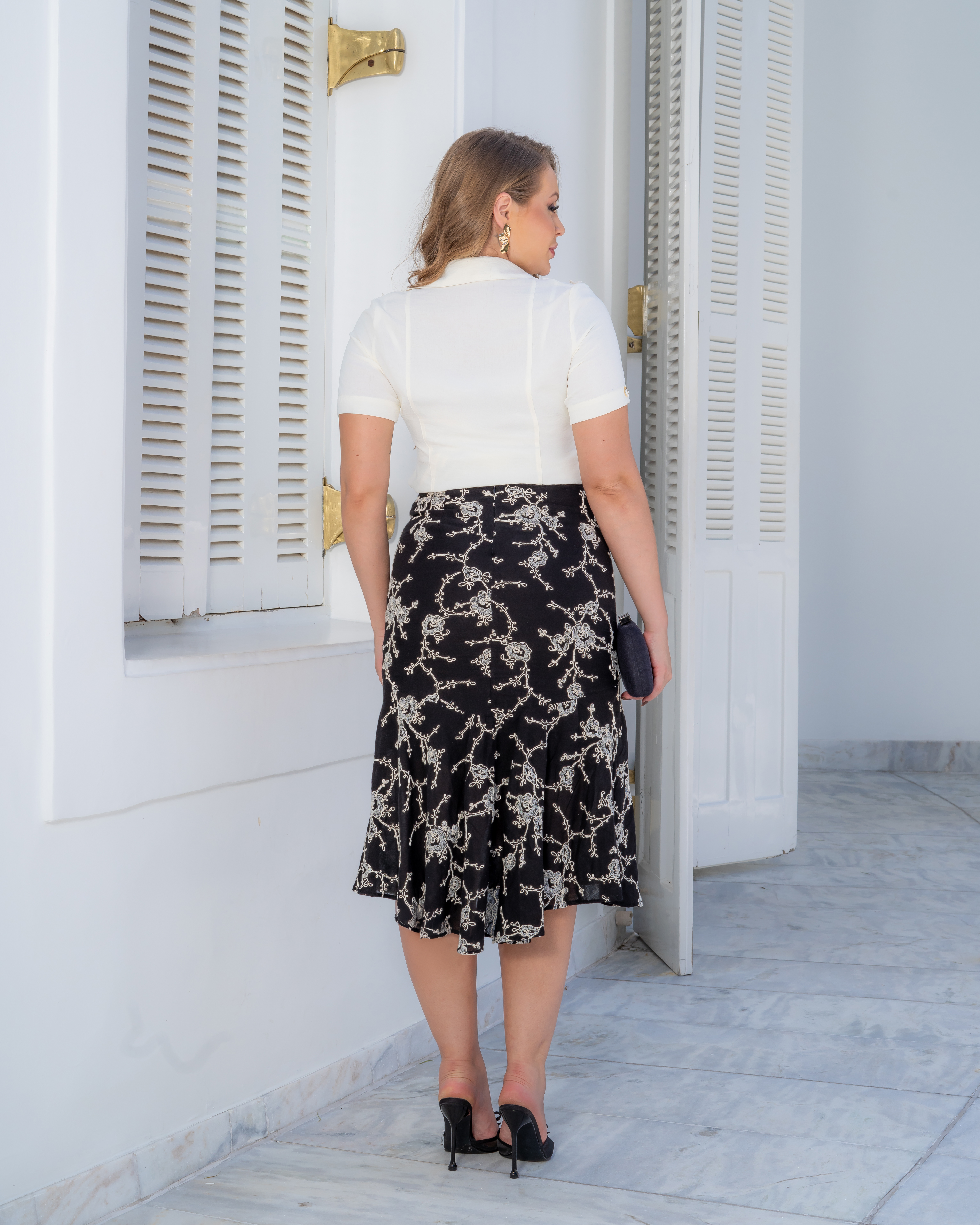 Saia midi em voil bordado 