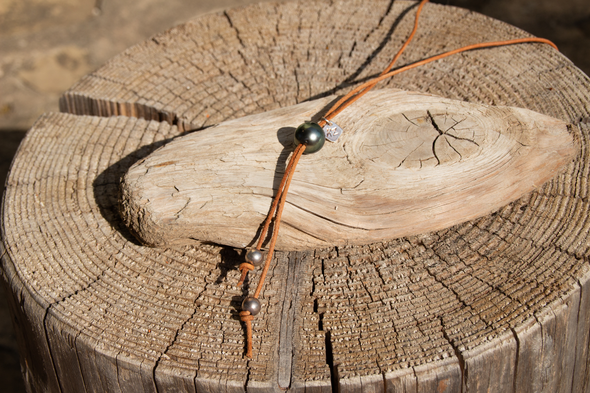 Collier perle de Tahiti sur cuir