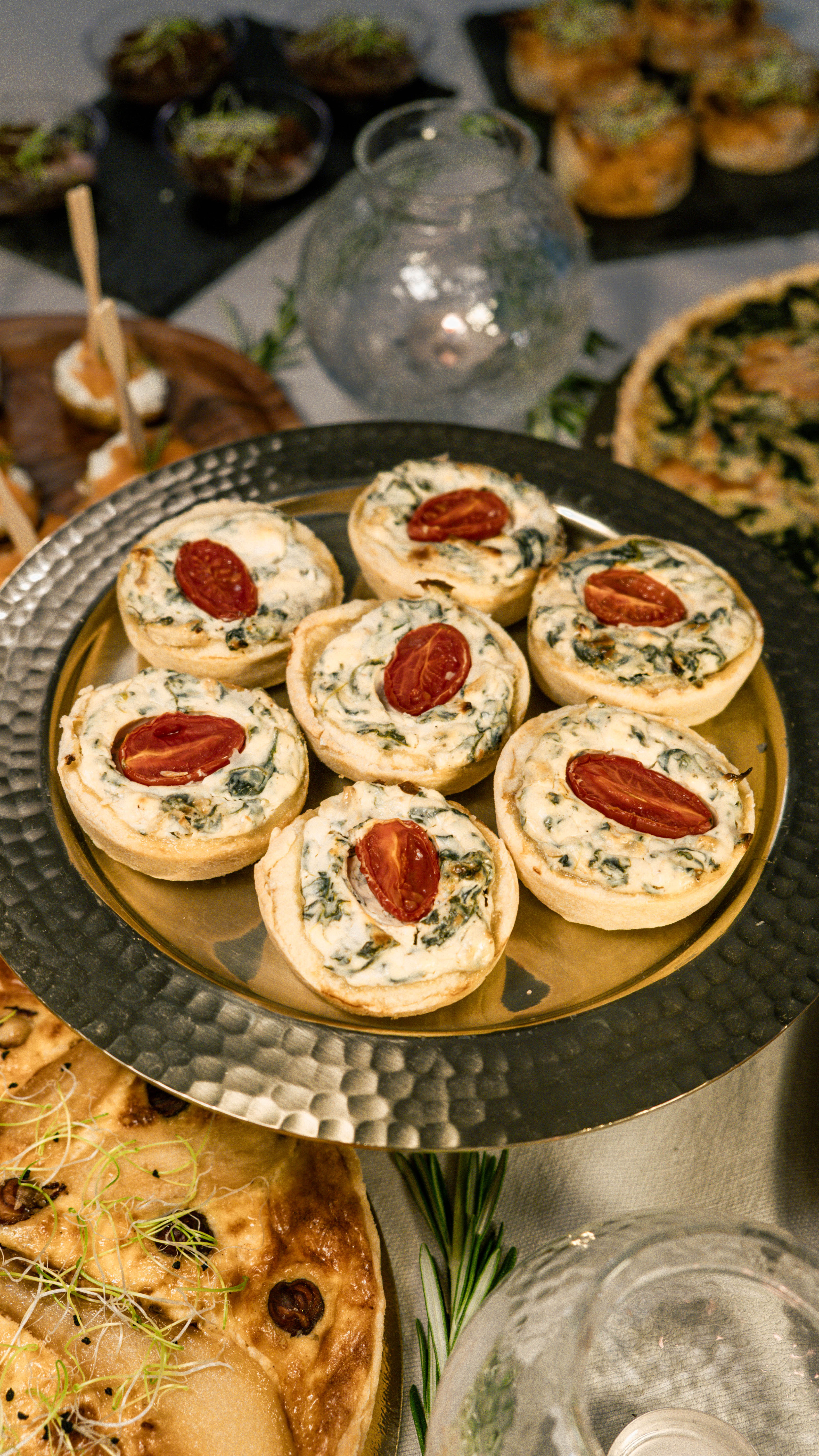 Pyragėliai su feta ir špinatais