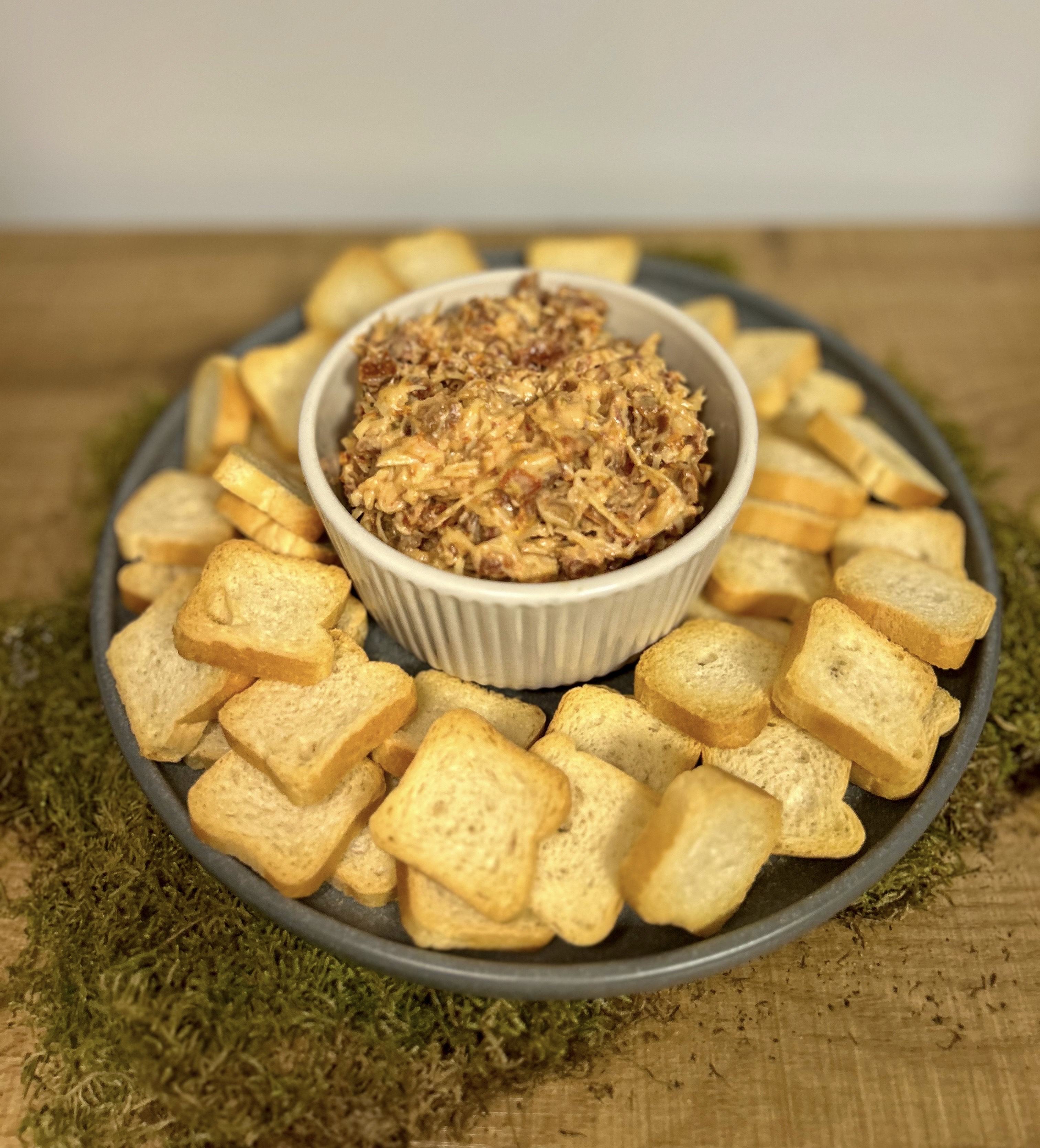 Česnakinė kietojo sūrio užtepėlė