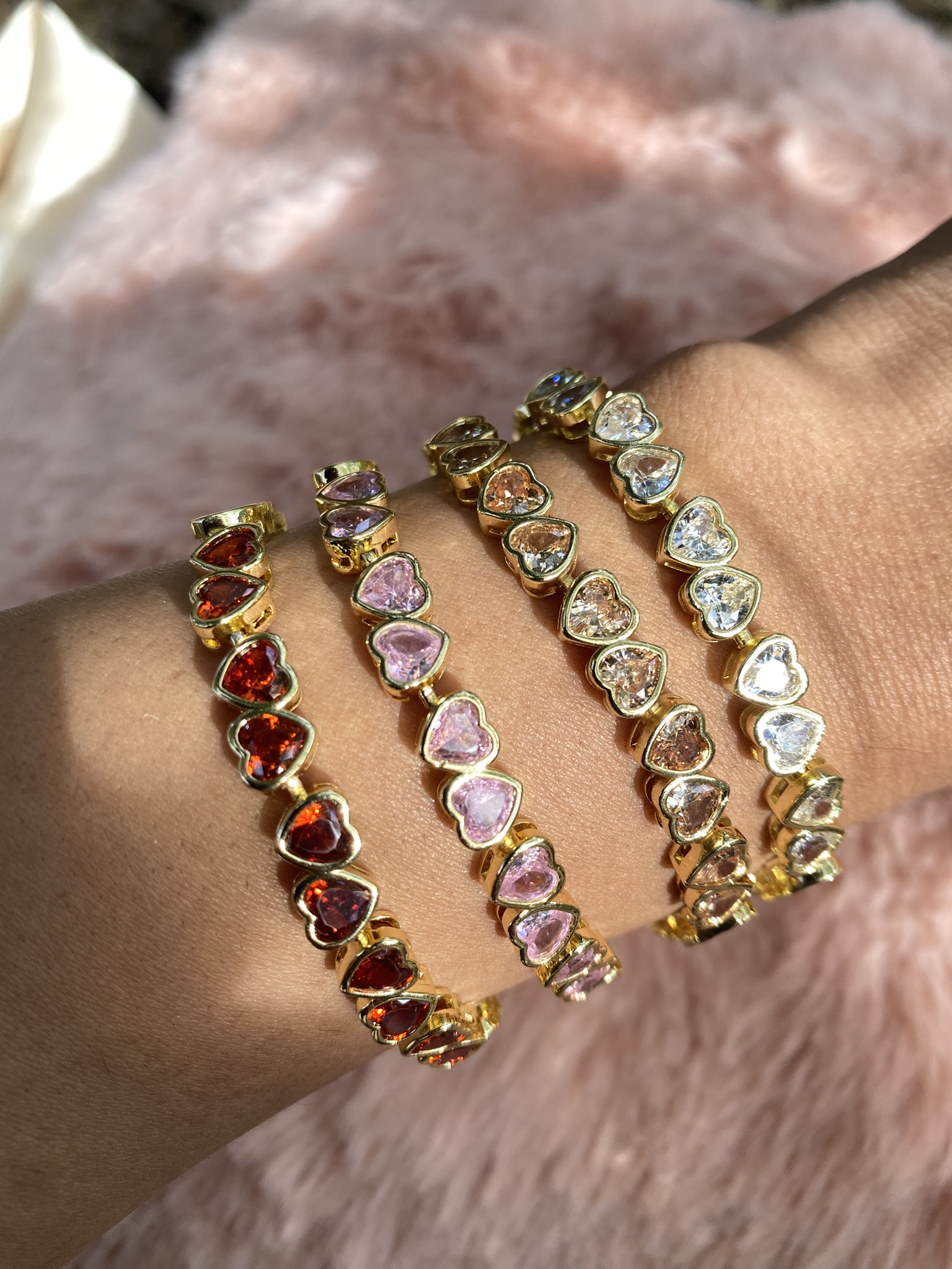 Pulseras corazones en par