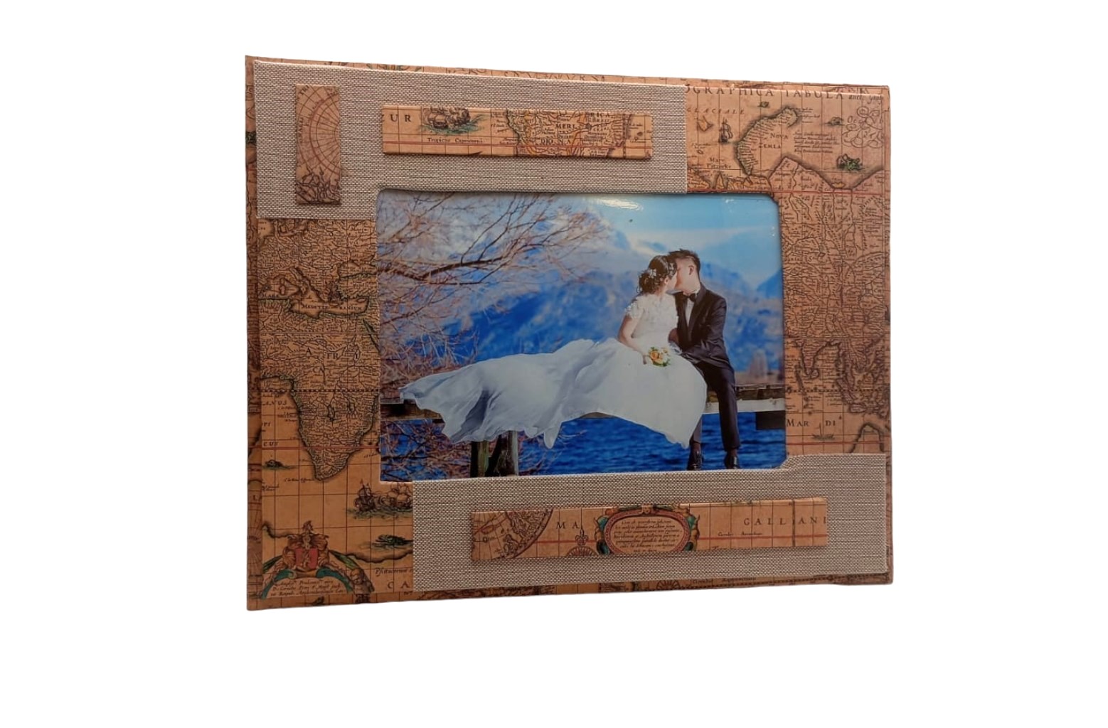 Cornice artigianale della serie " Antiche mappe geografiche"