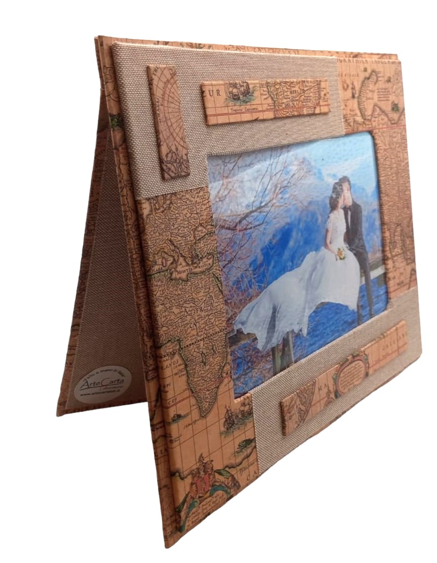 Cornice artigianale della serie " Antiche mappe geografiche"