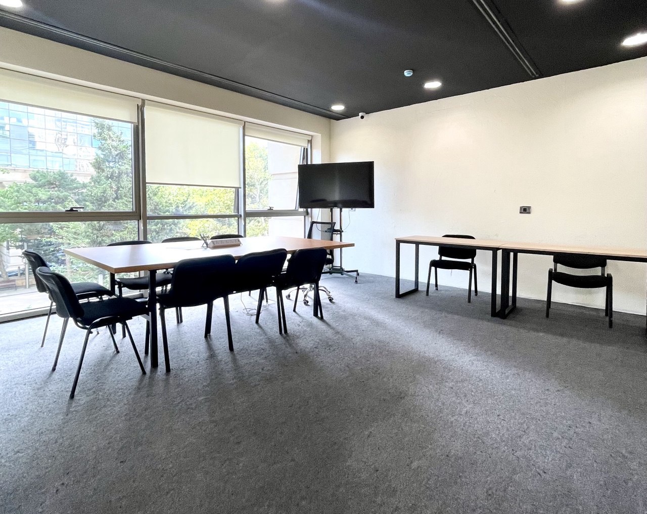 Meeting room (1 - 8 people)