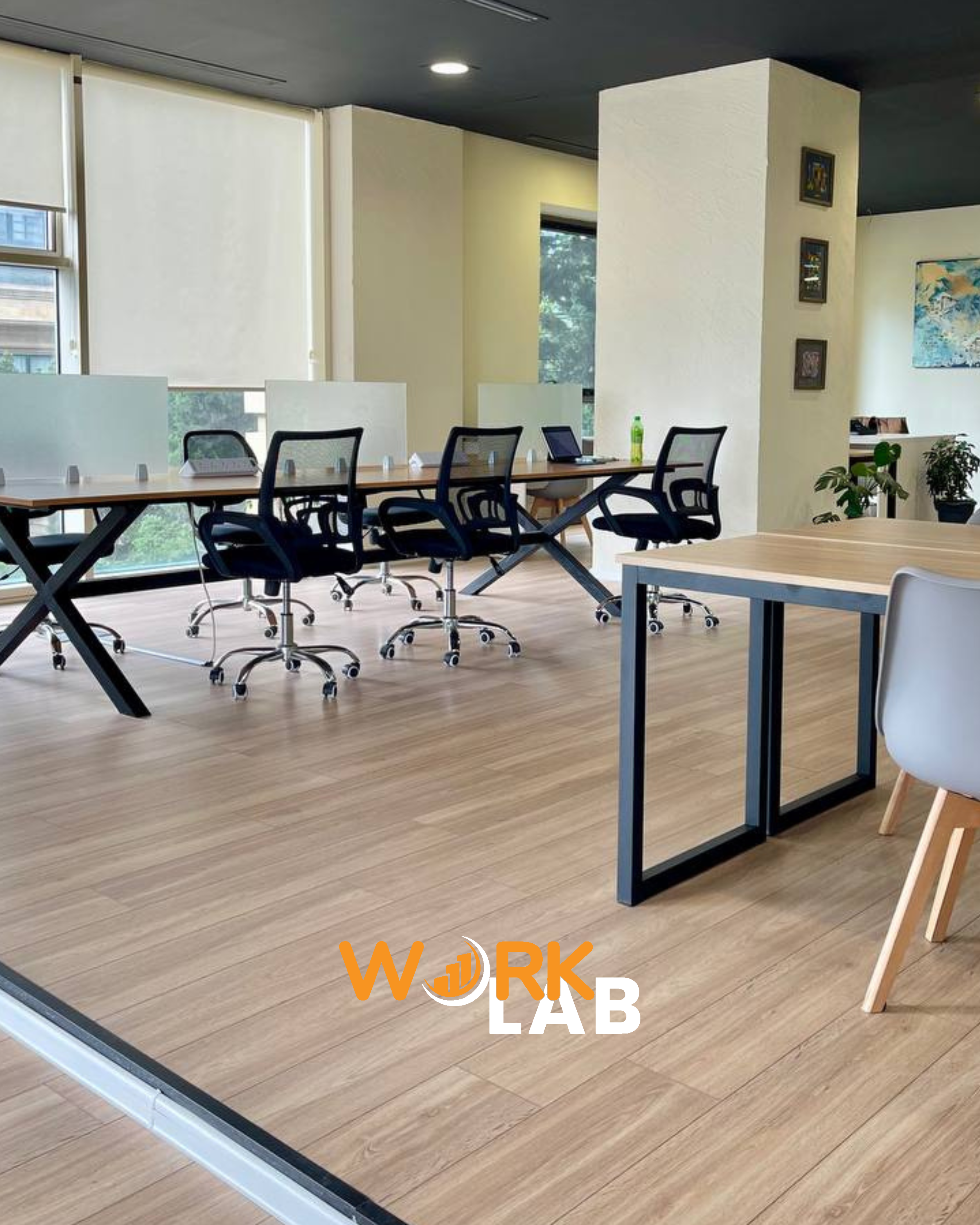 Dedicated Desk (Monthly) + 30 Hours Meeting Room