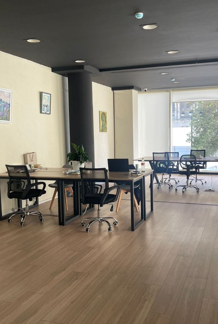 Hot Desk Weekly Pass