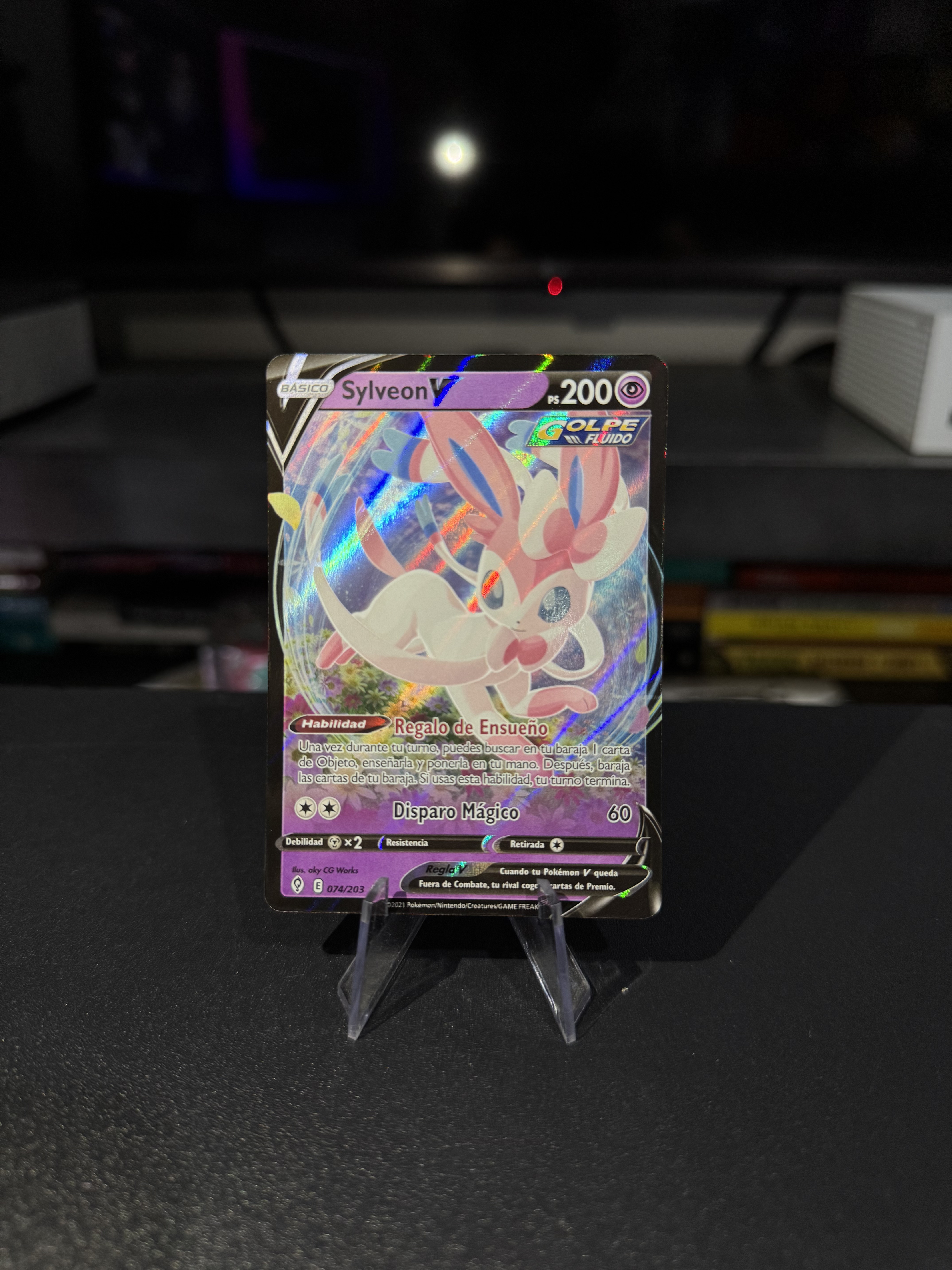 Sylveon V - Evolving Skies 