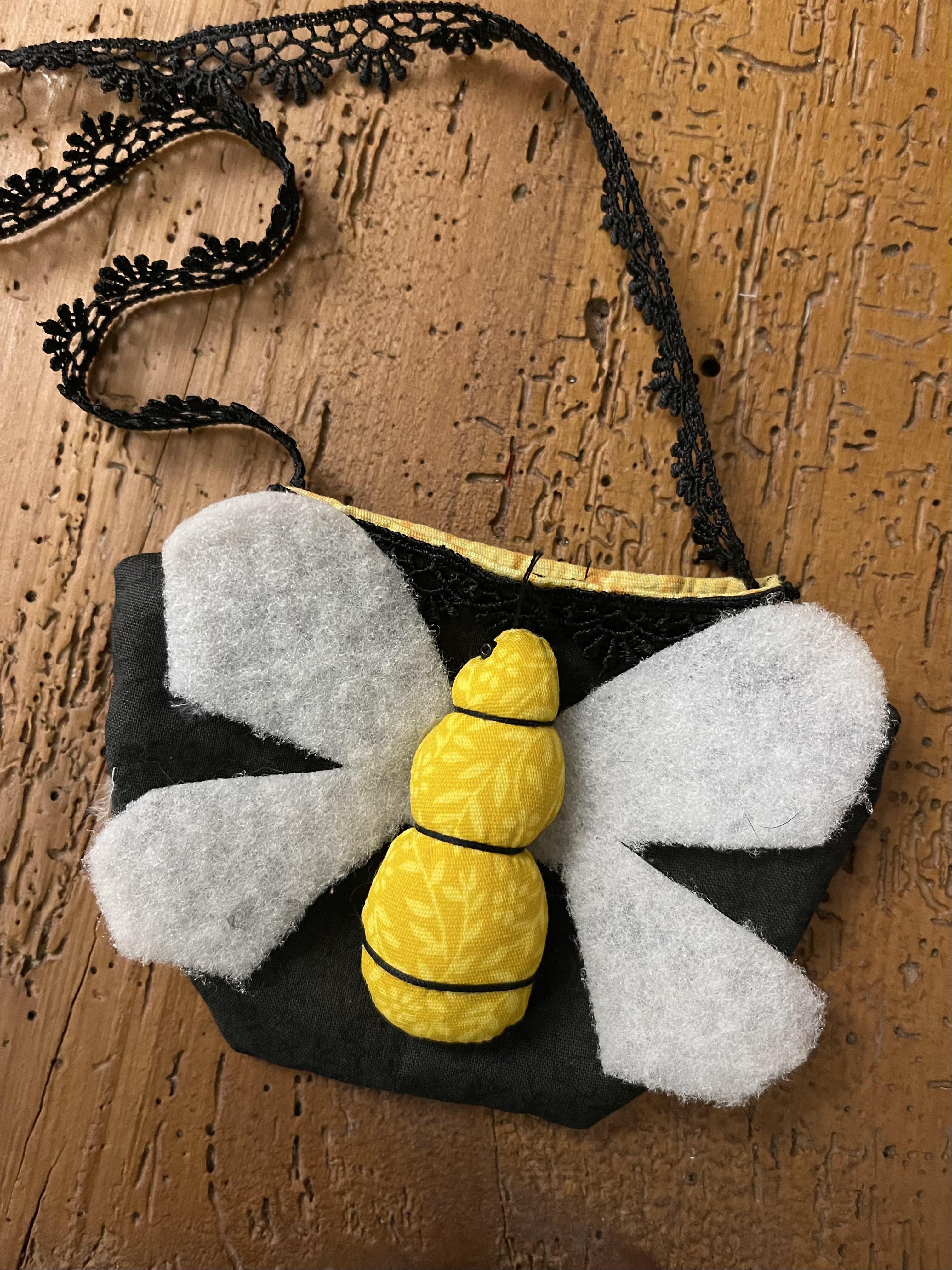 Vestido Abelhinha