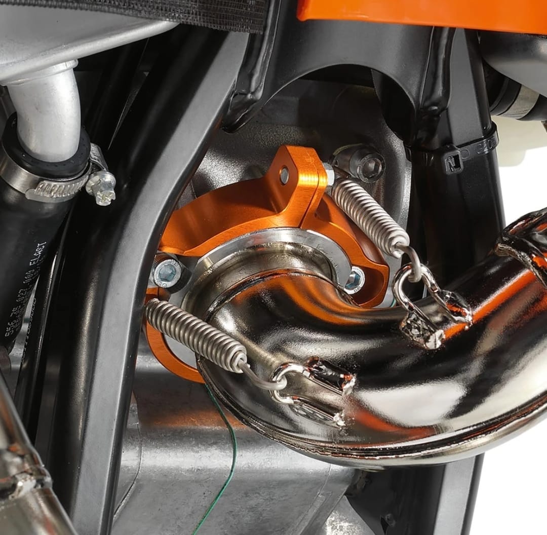 Protector de brida de escape naranja