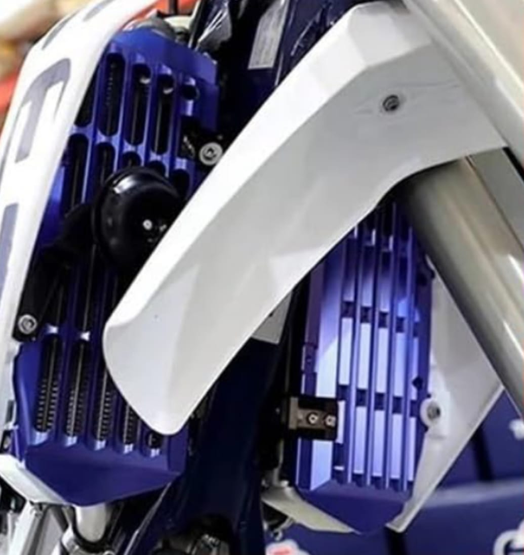 Protector de Radiador Aluminio Azul