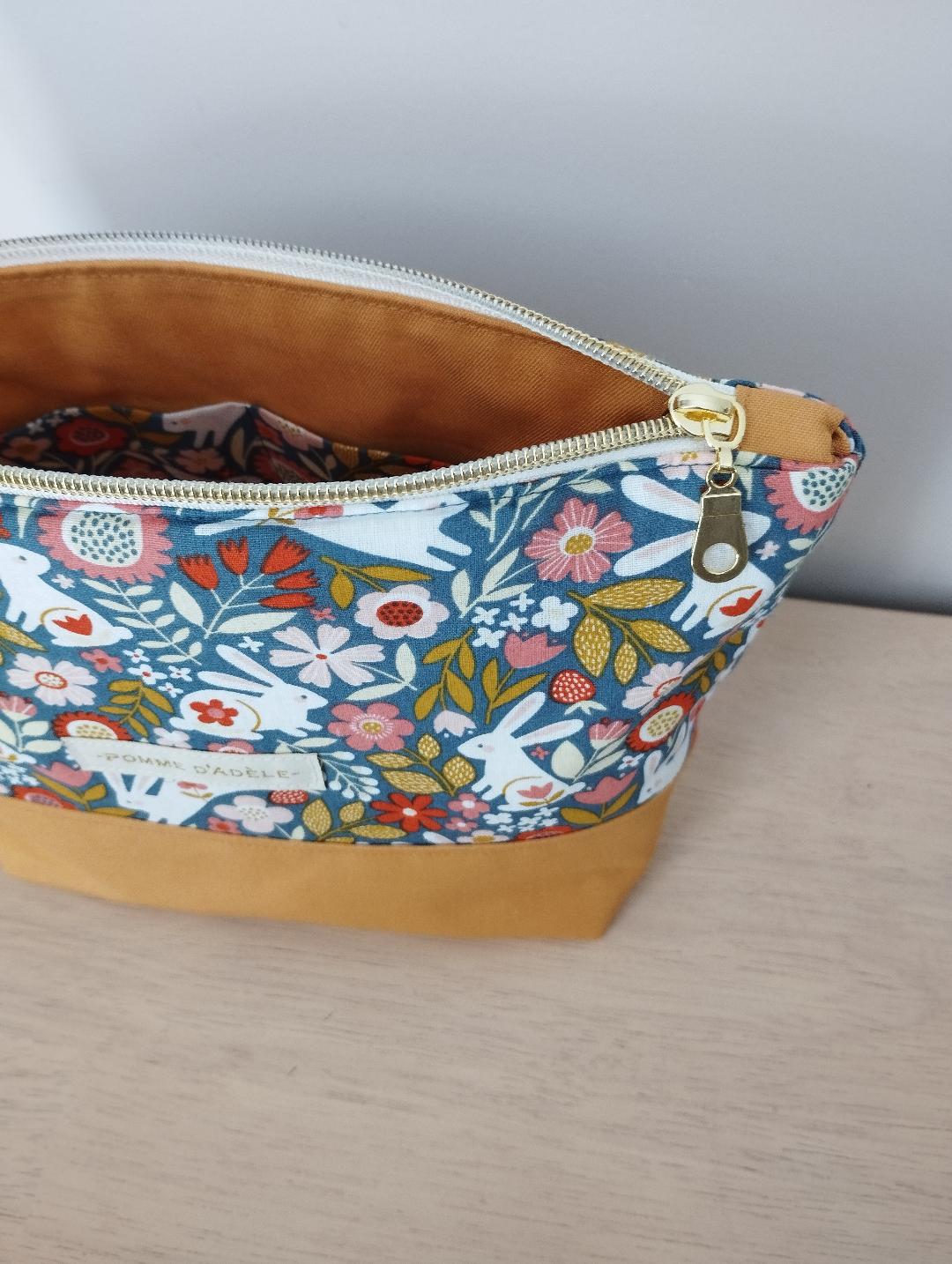 Trousse à motifs lapins version jaune