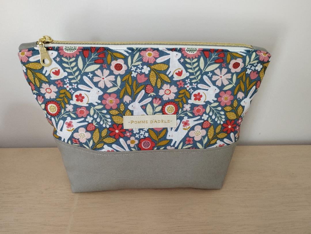 Trousse à motifs lapins version verte