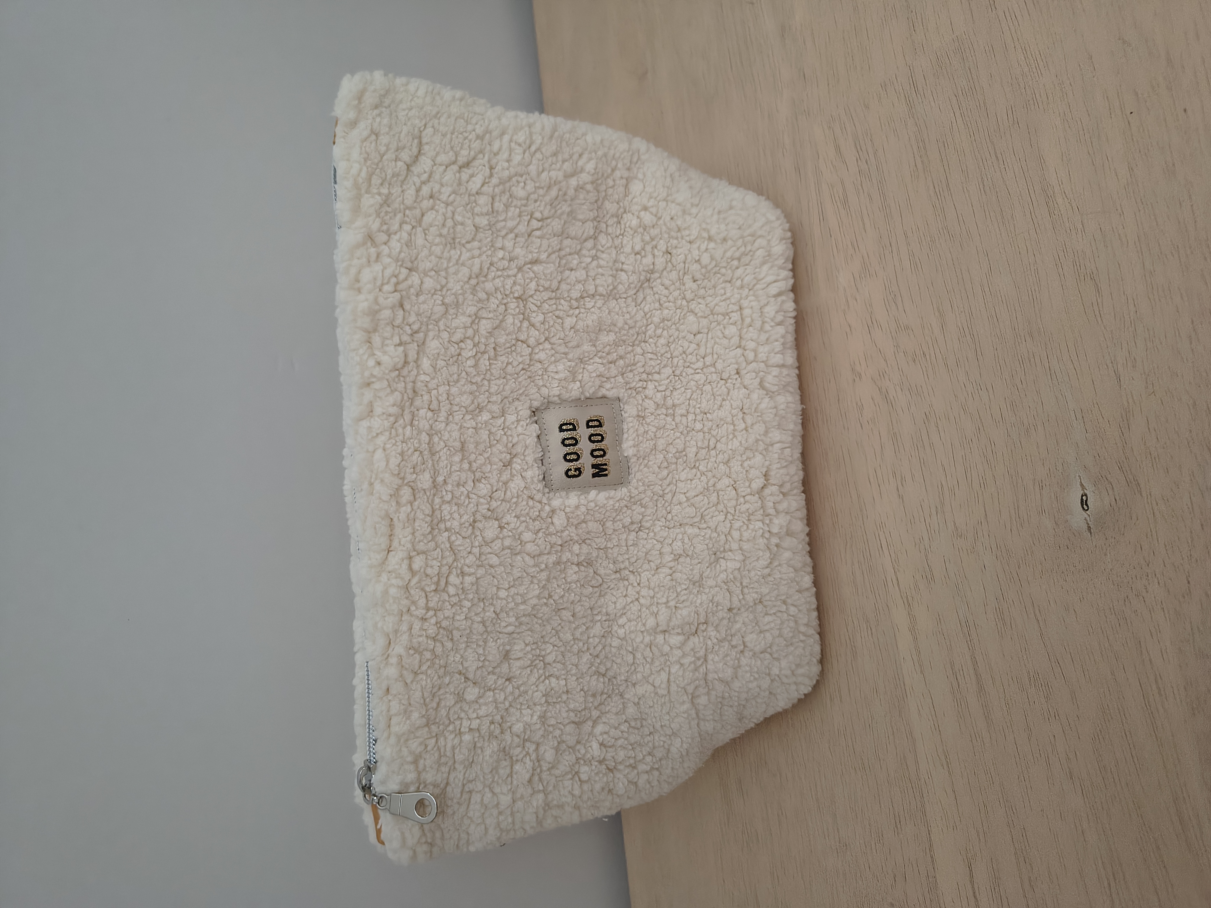 Trousse en sherpa Good Mood