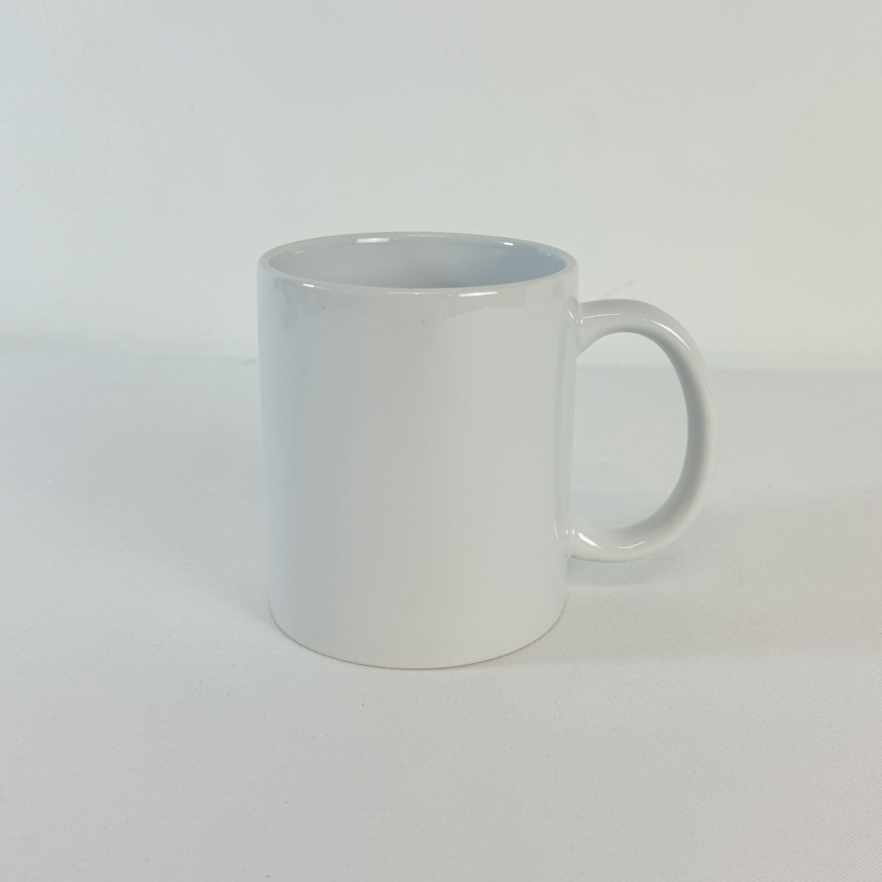 Taza blanca o de color personalizable