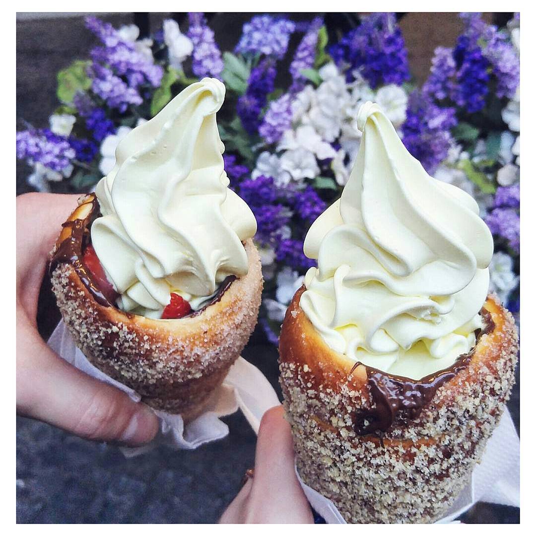 Chimney Cakes & Cake