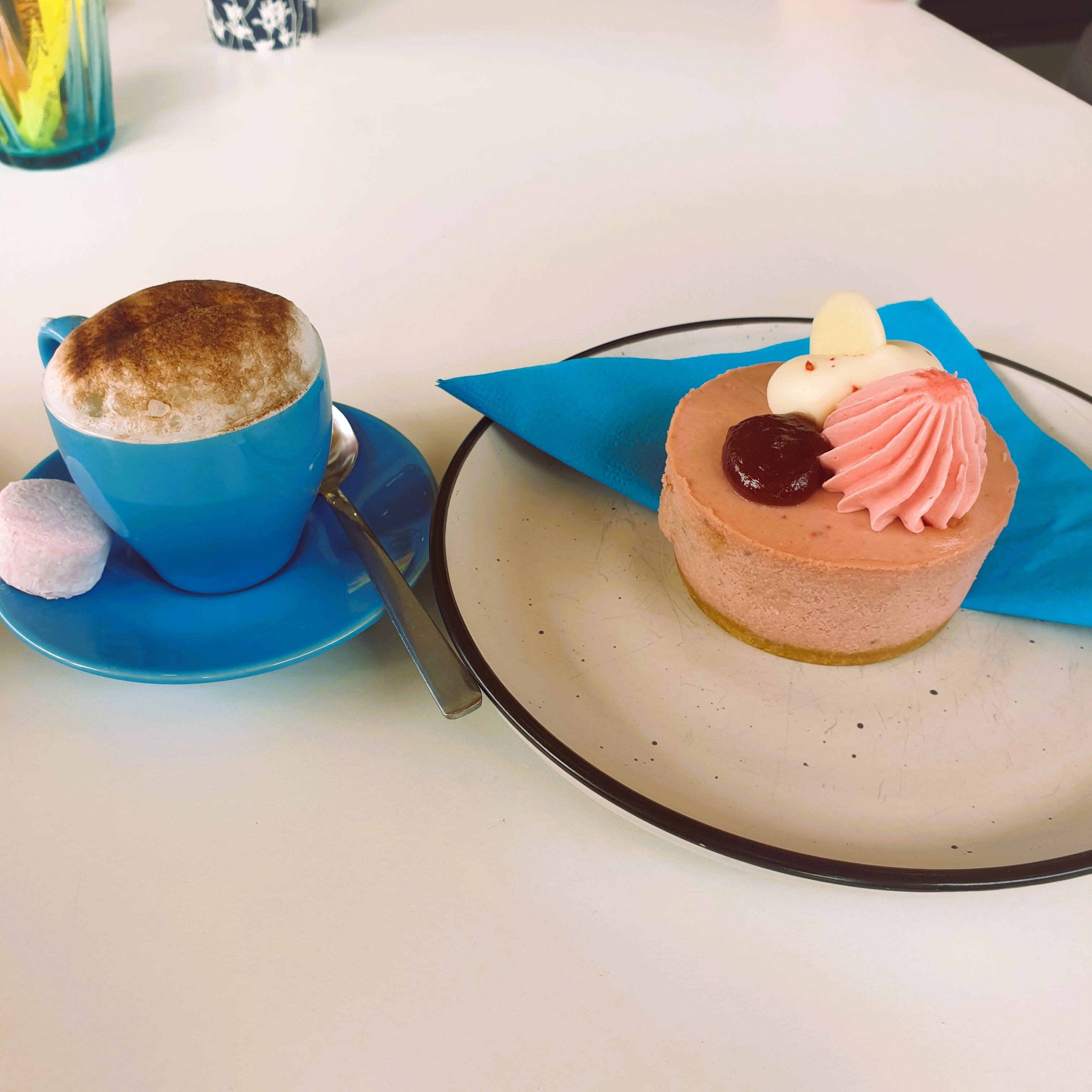 Sweet Pieces Cafe