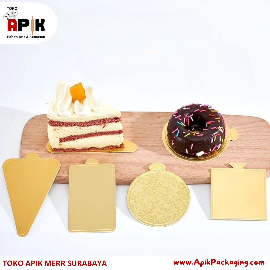 Alas Kue Segitiga / Mini Cake 10 cm x 7,5 cm