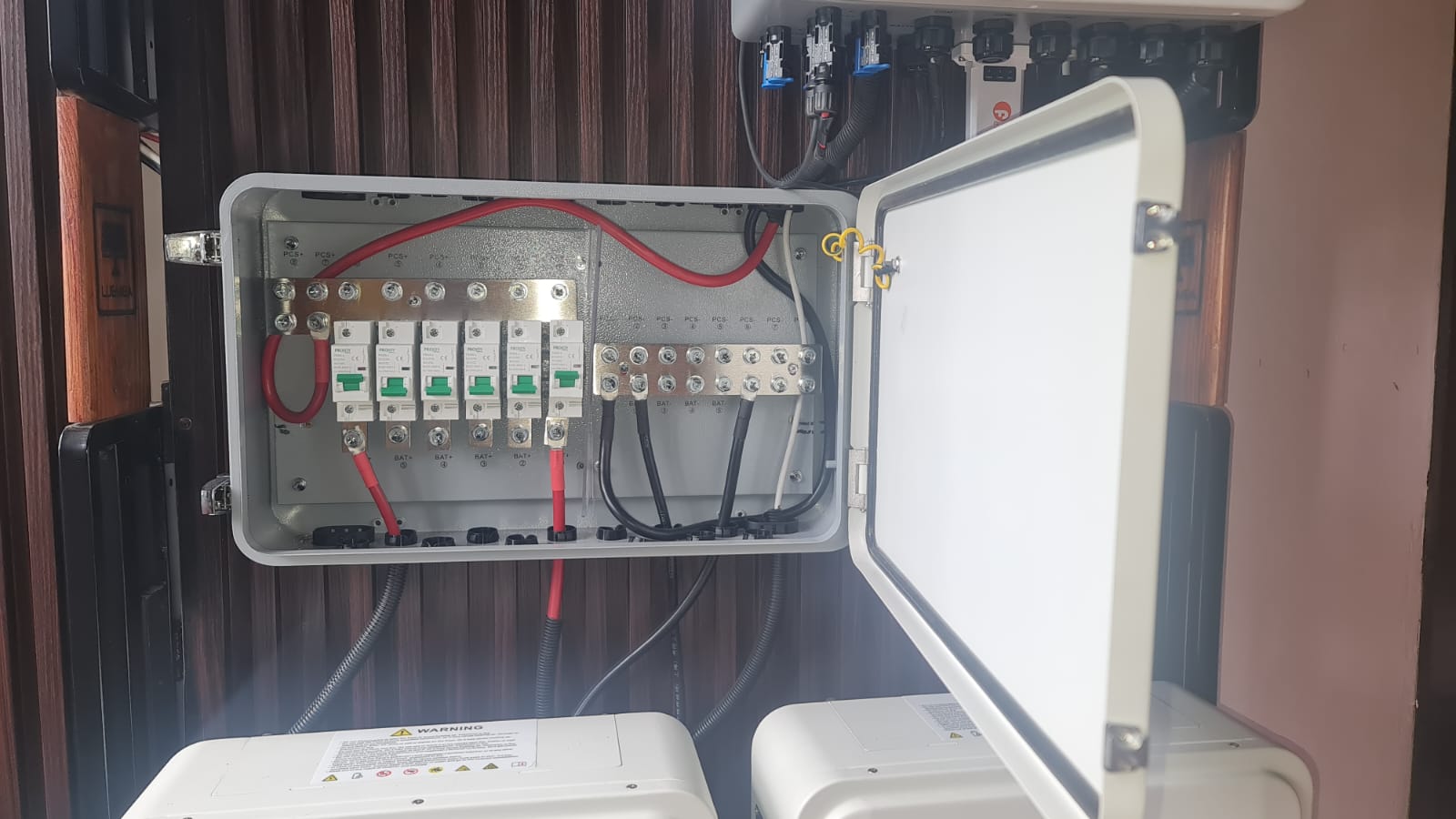 🔋 Caja Combinadora de Baterías Felicity Solar BTCB0606-120
