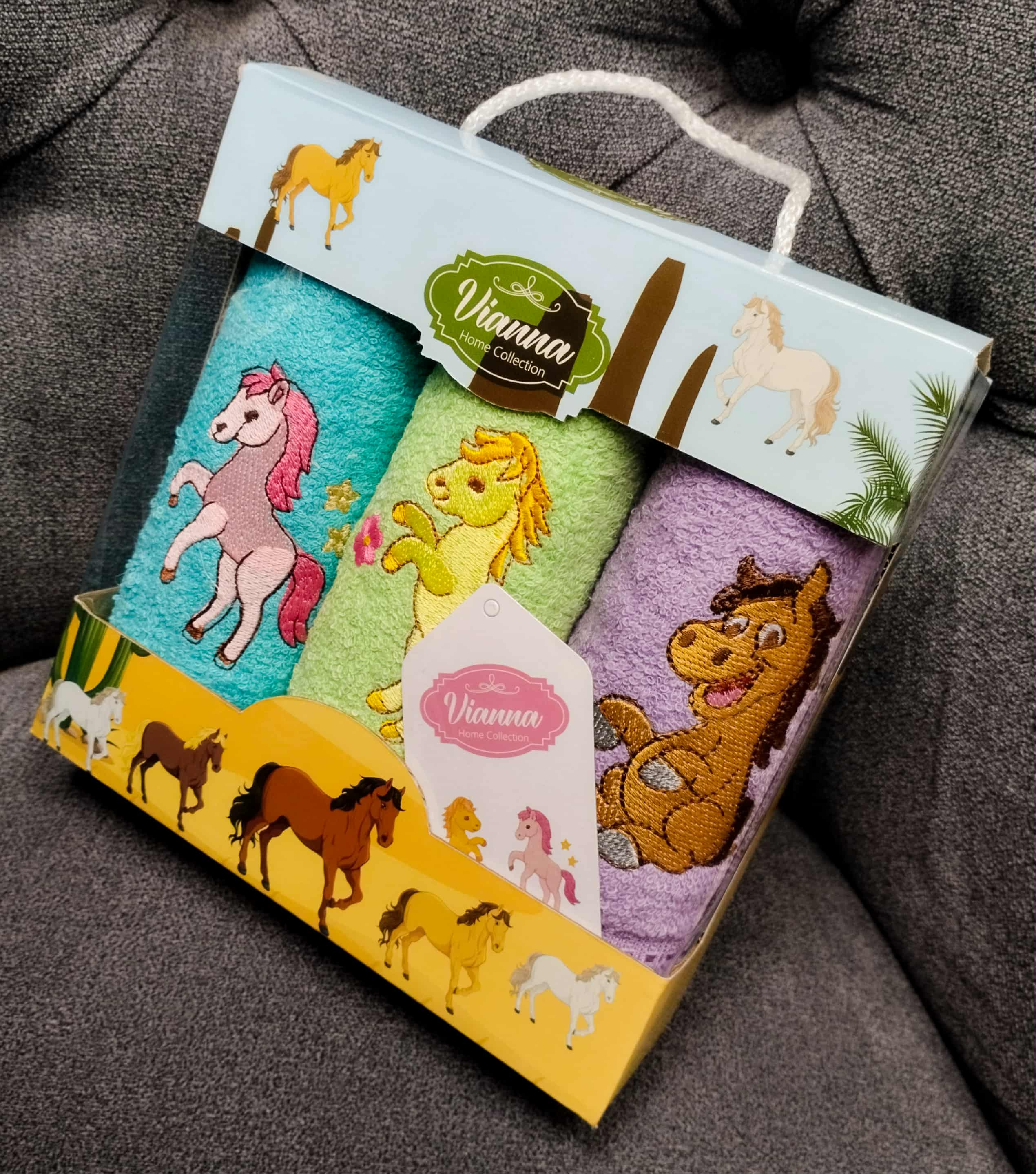 Rankšluosčių rinkinys vaikams su arkliukų dizainu