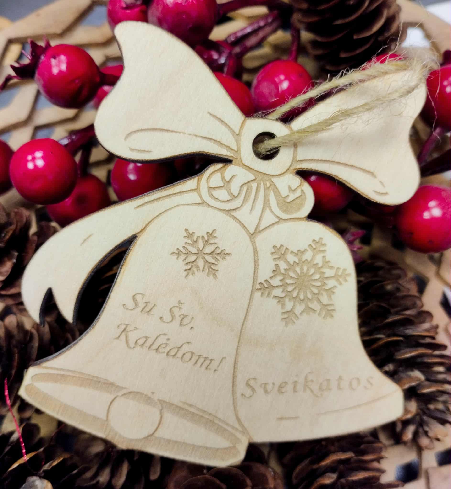 Medinė kalėdinė dekoracija Varpelis Nr.2