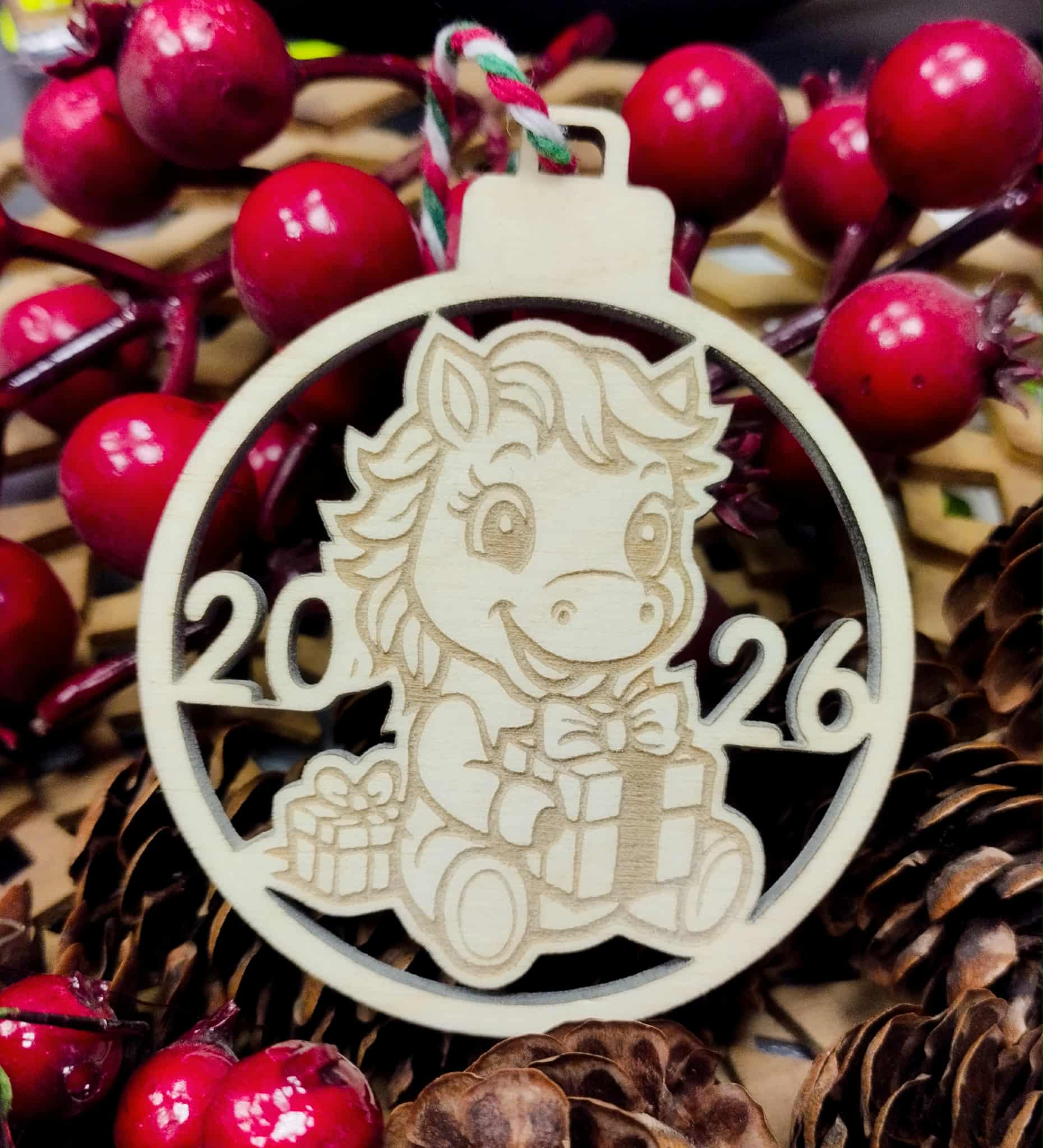 Medinis eglutės žaisliukas su arkliuku Nr.2