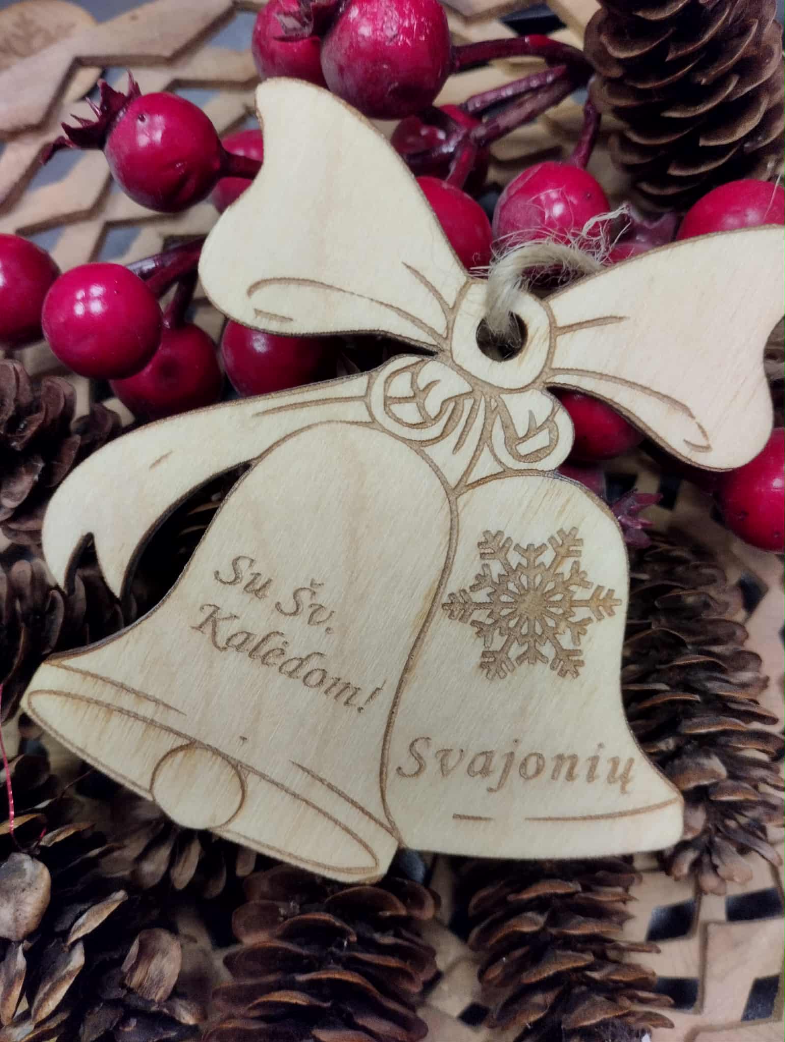 Medinė kalėdinė dekoracija-Varpelis Nr.1