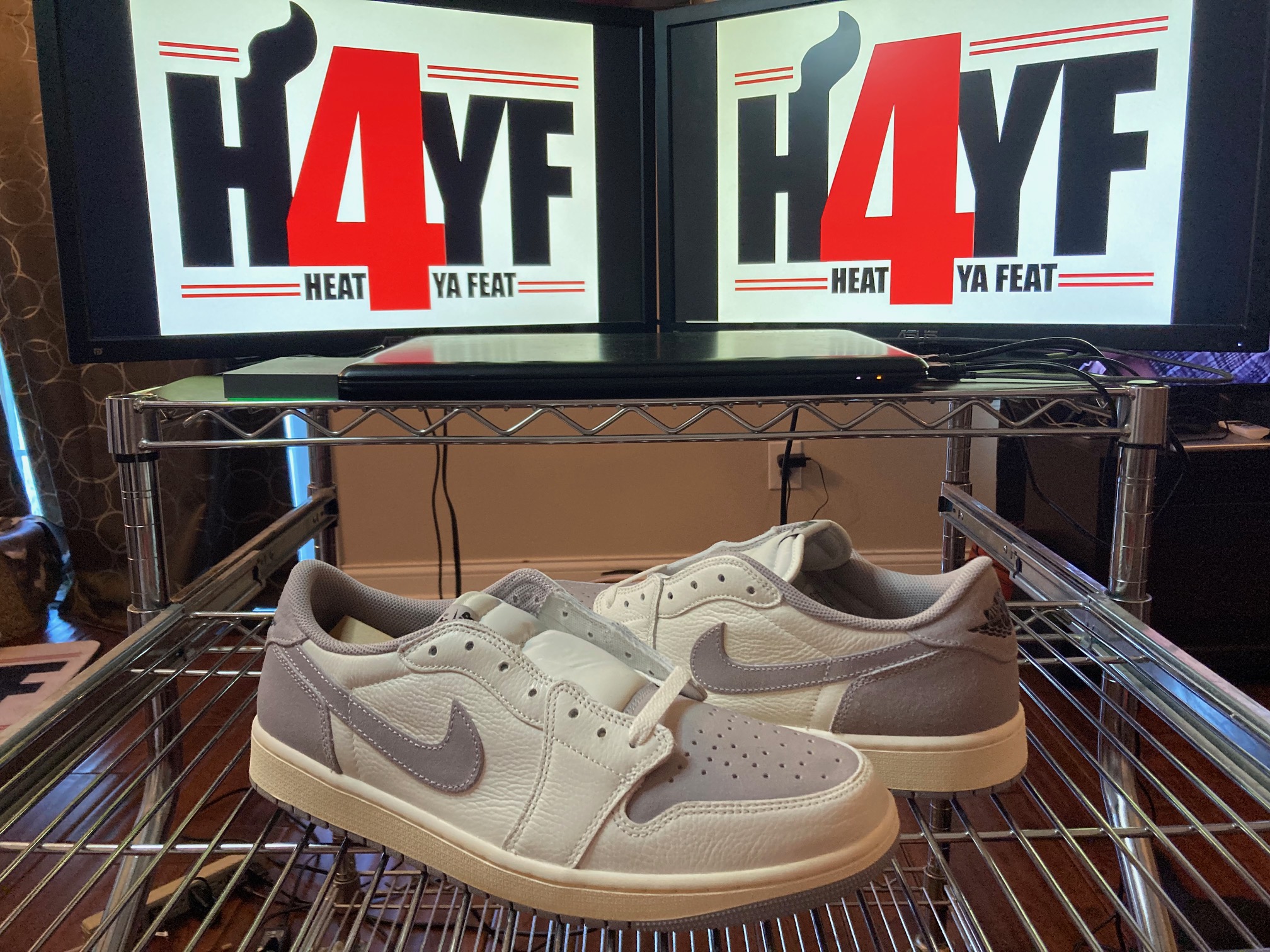 Air Jordan 1 Low OG “Atmosphere Grey” Sz 12