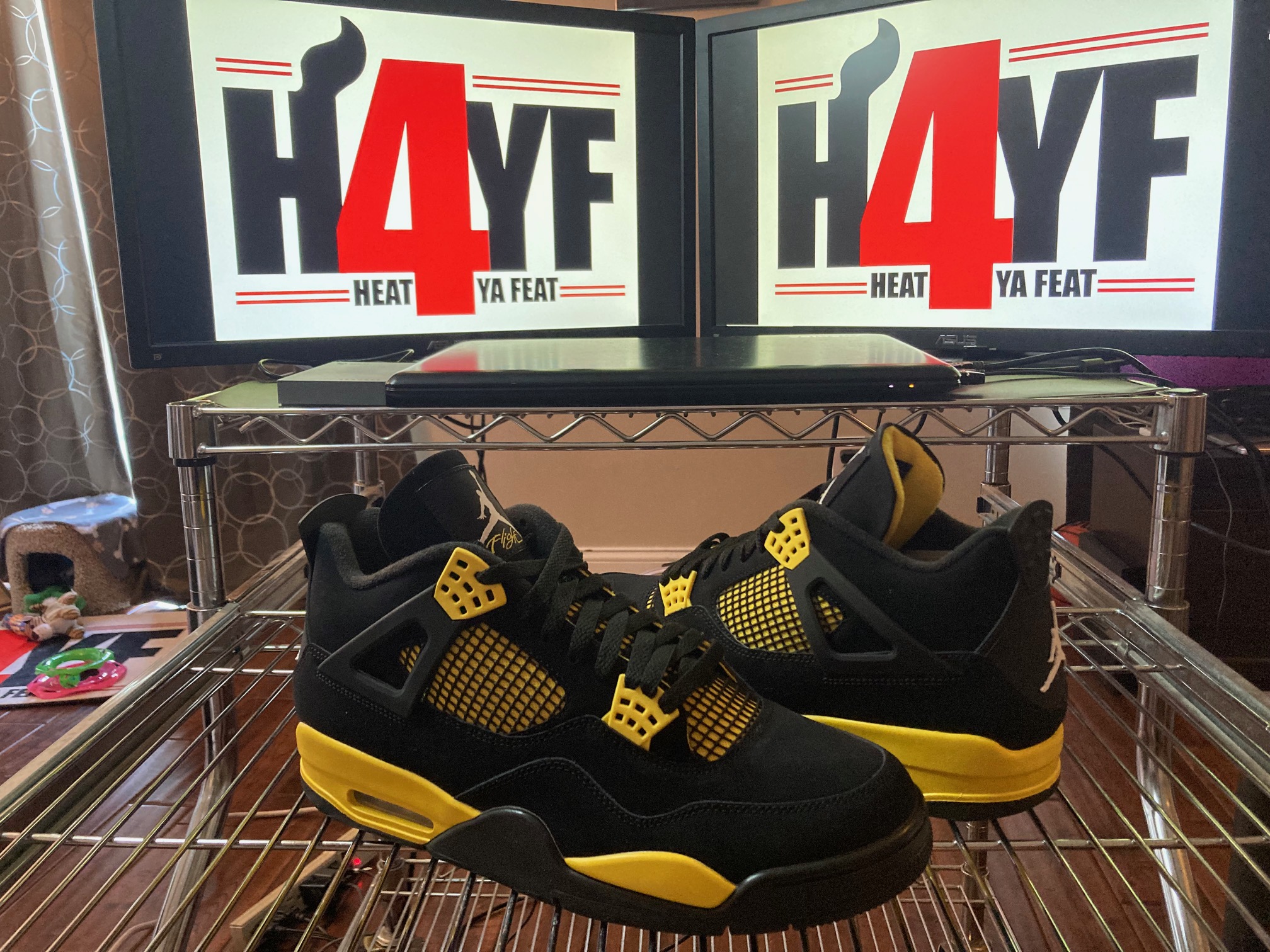 Air Jordan 4 Retro "Thunder" Sz 12