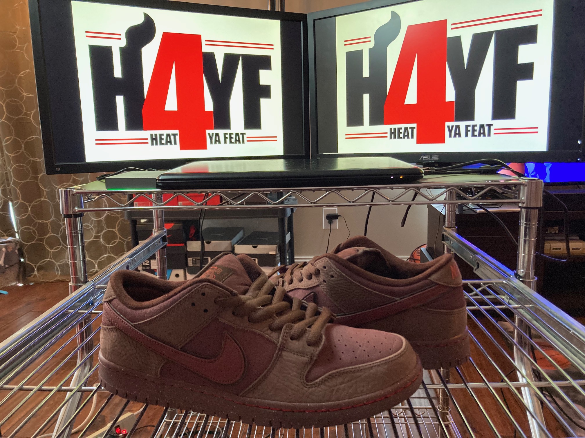 Nike SB Dunk Low “City of Love” Sz 12