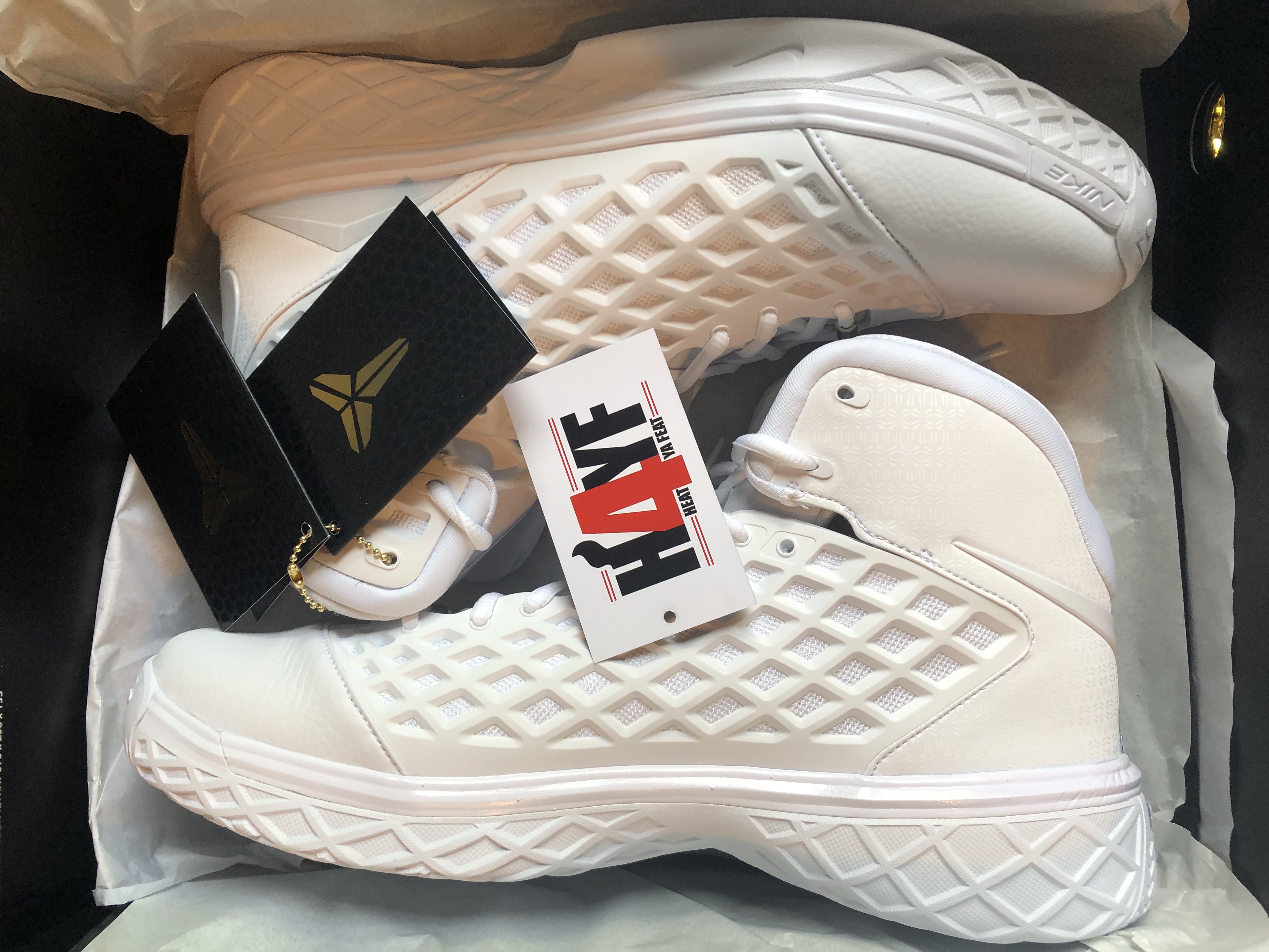 Kobe 3 Protro Men’s 12.5/WMNS 14