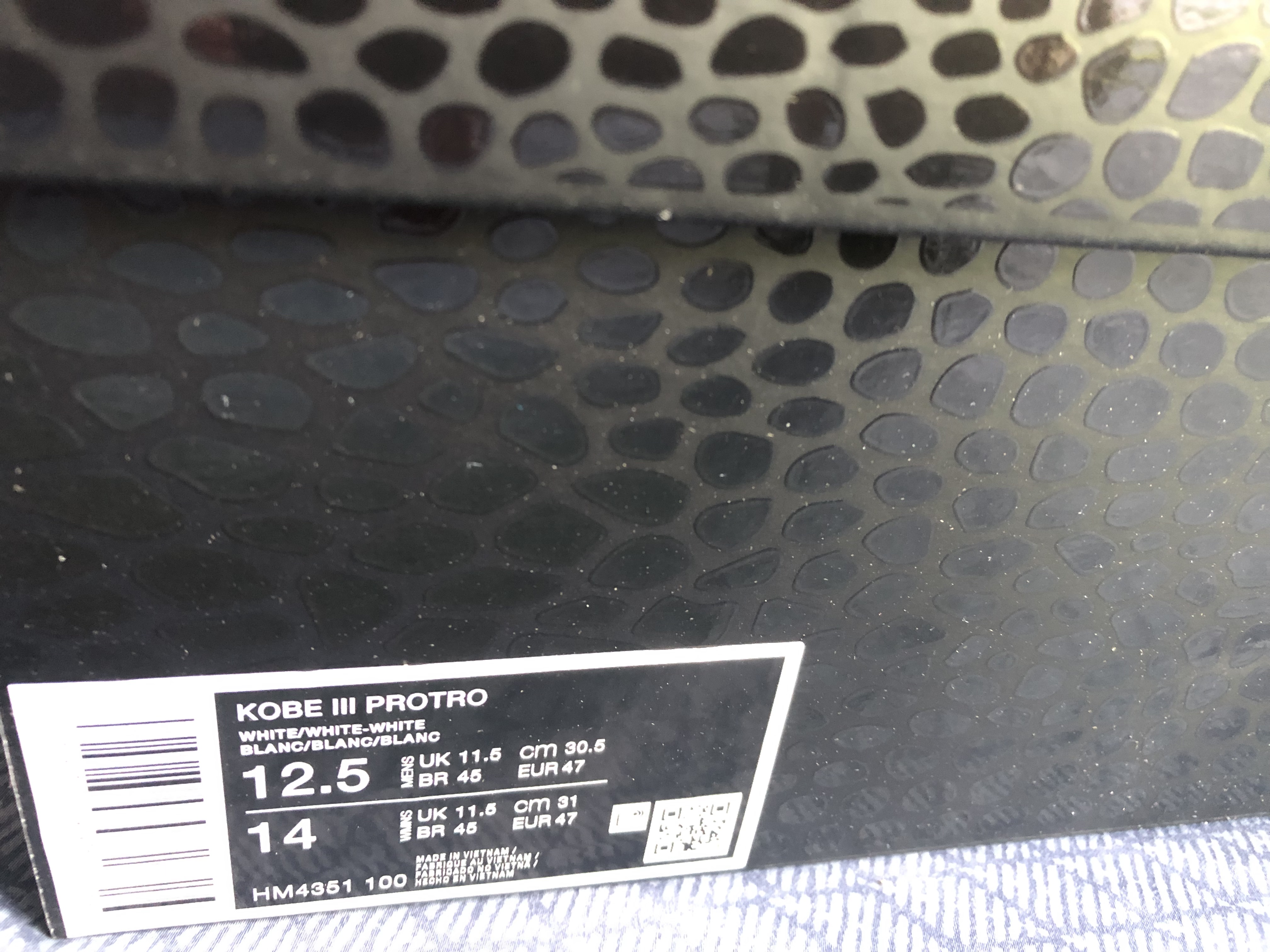 Kobe 3 Protro Men’s 12.5/WMNS 14