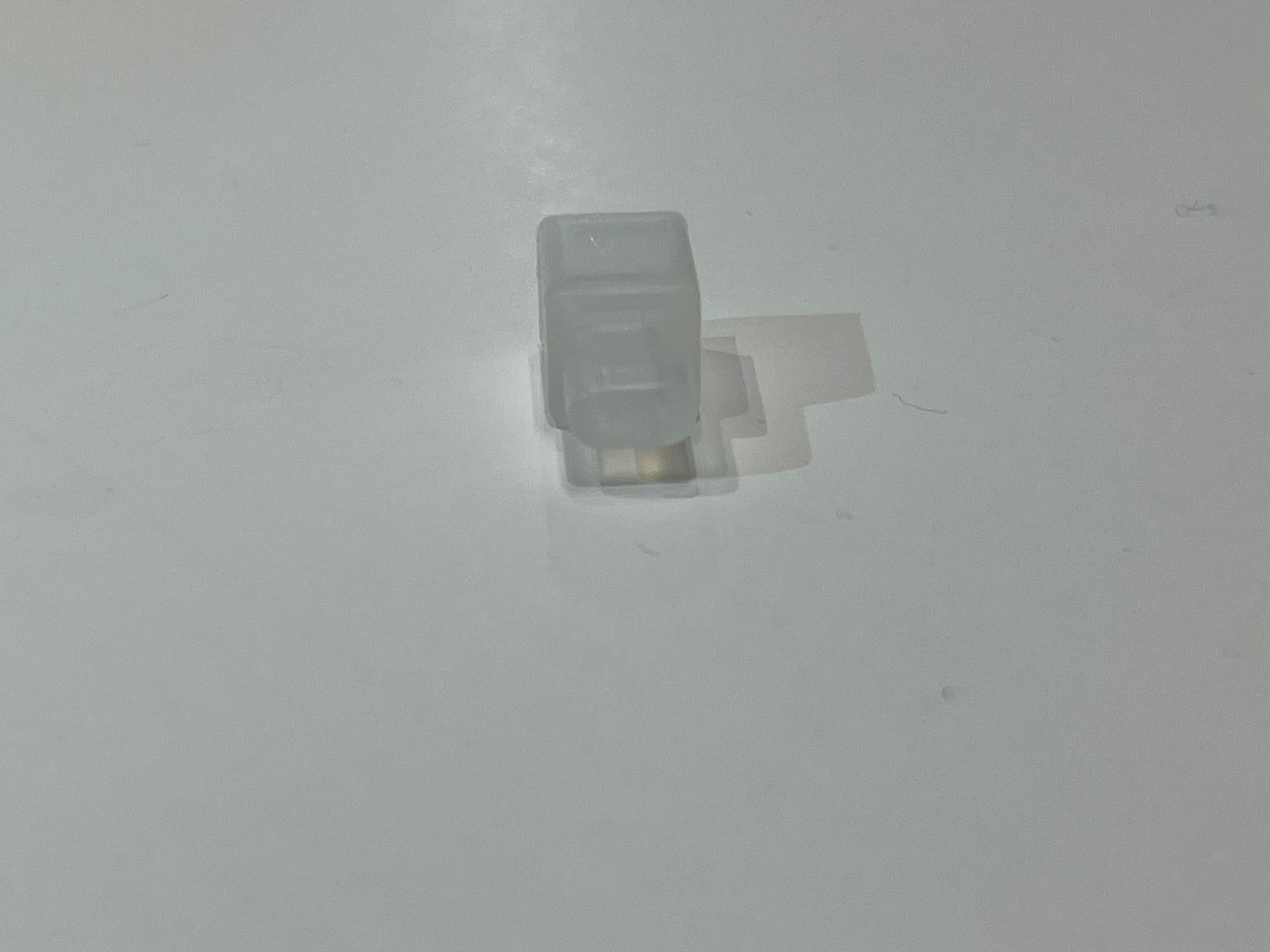 Tapa con orificio E T0606